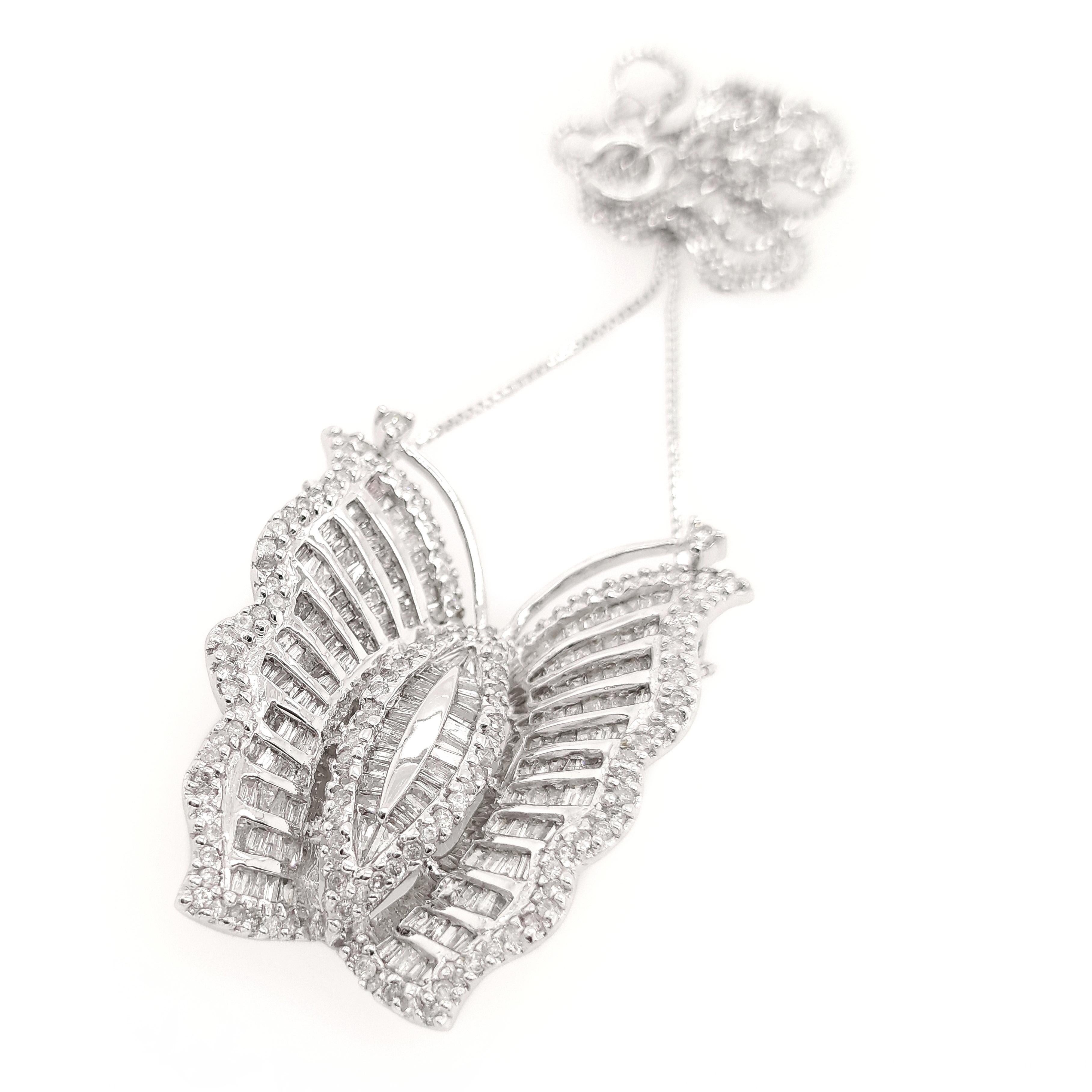 This exquisite 18K white gold butterfly-shaped pendant necklace, weighing 7.57 grams, features 300 natural sparkling diamonds and comes with an IGI report, making it a truly stunning and certified piece. The necklace measures 40 cm in length, with a