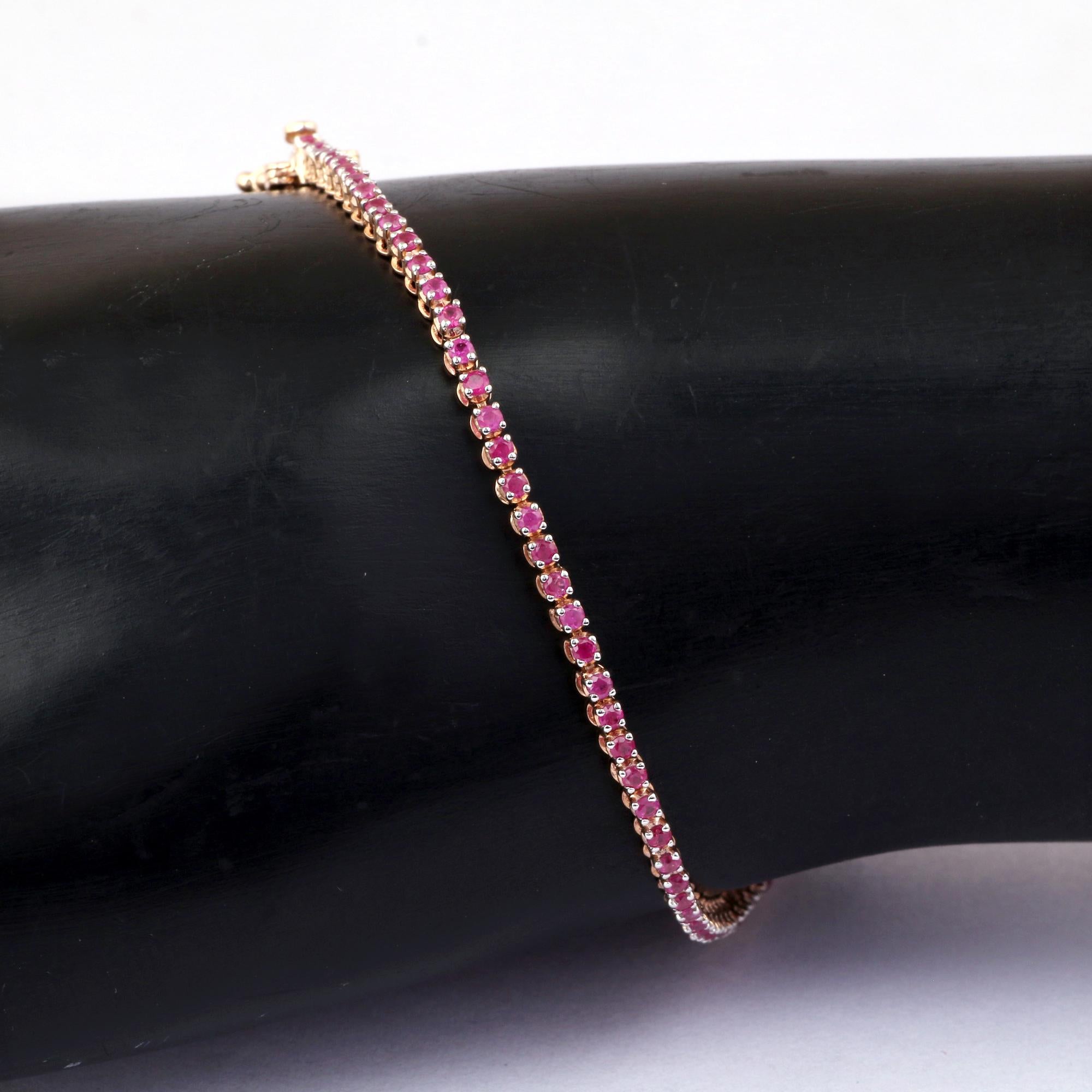 IGI Certified 1.60 Carat Natural Ruby Gemstone 18K Rose Gold Chain Bracelet For Sale 3