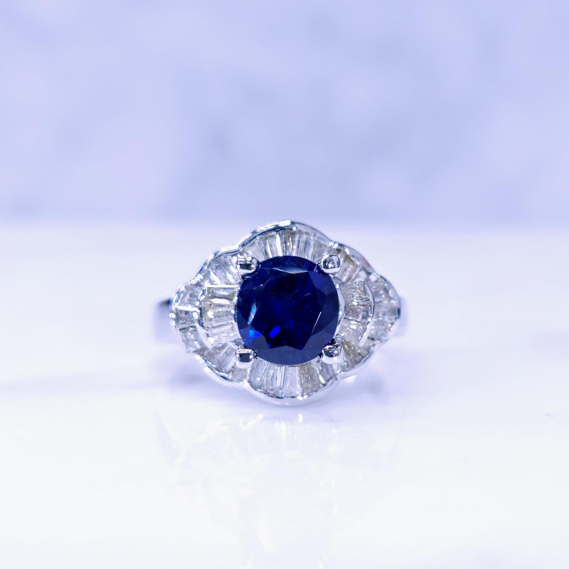 Modern IGI Certified 1.65 Carat Blue Sapphire Ceylon Ring in 18K White Gold For Sale