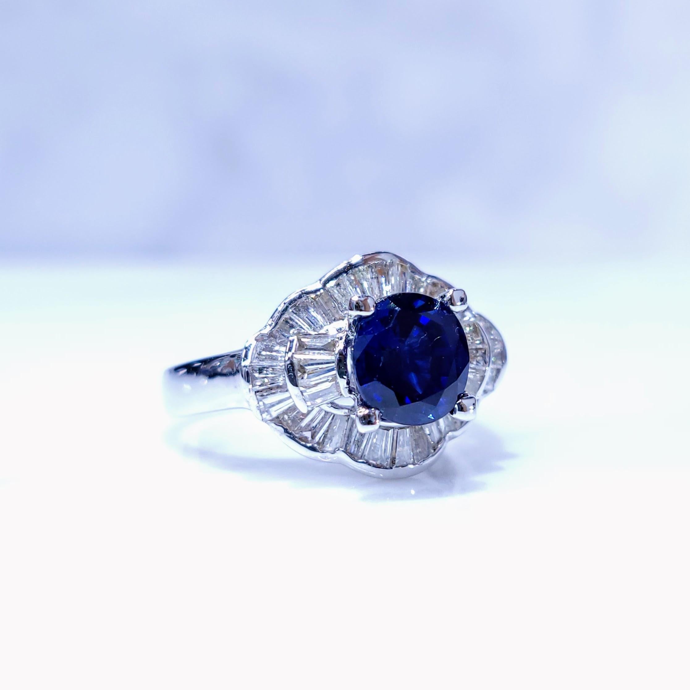 Women's IGI Certified 1.65 Carat Blue Sapphire Ceylon Ring in 18K White Gold For Sale