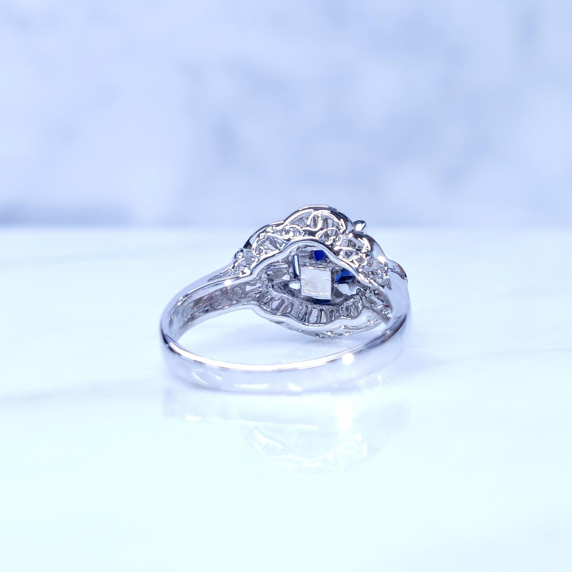 IGI Certified 1.65 Carat Blue Sapphire Ceylon Ring in 18K White Gold For Sale 2
