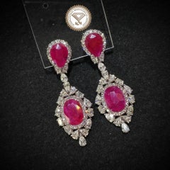 Pendientes de rubí certificado IGI de 16,74 quilates y diamantes de 6,86 quilates en oro blanco de 18 quilates