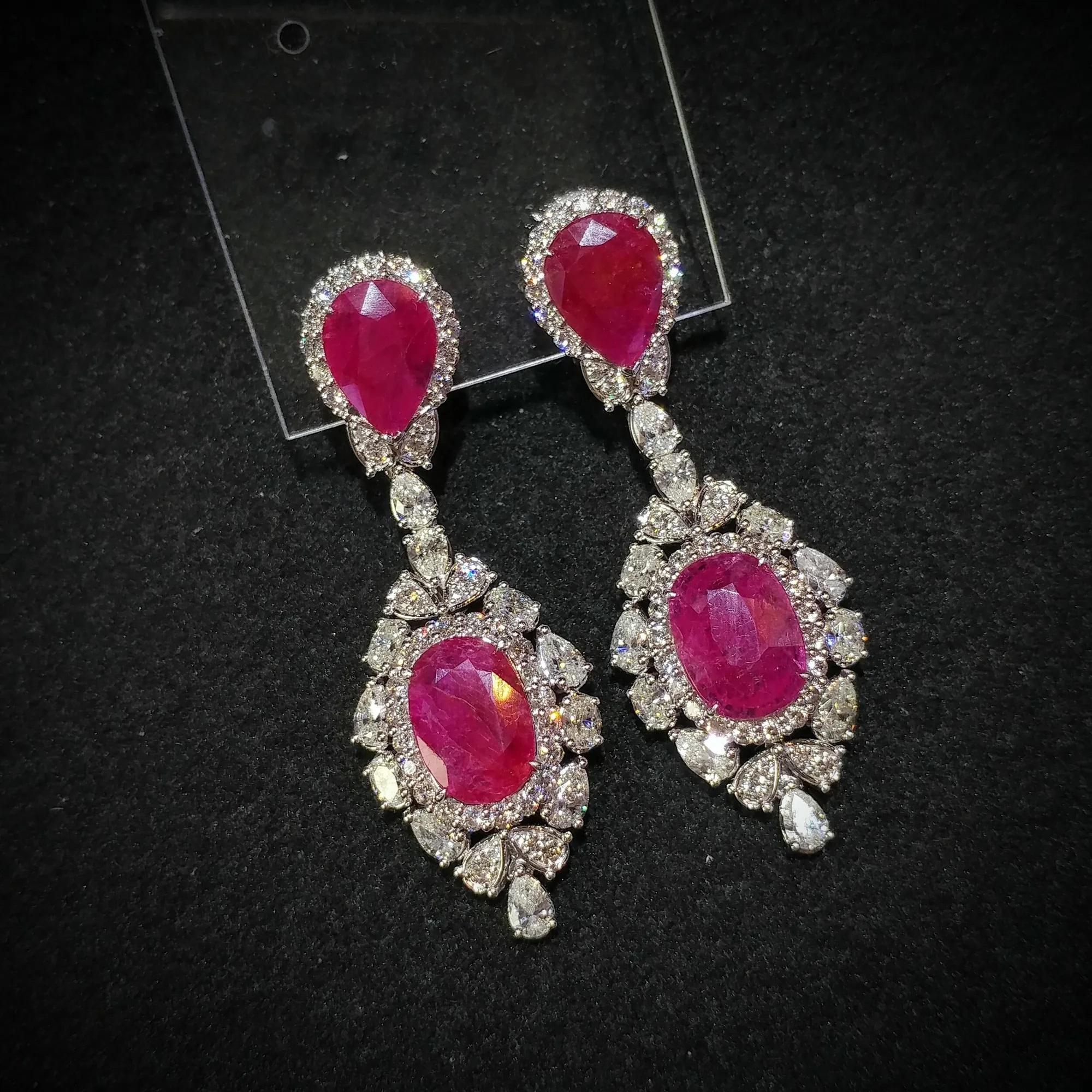 IGI Certified 16.74 Carat Ruby & 6.86 Carat Diamond Earrings in 18K White Gold In New Condition For Sale In KOWLOON, HK