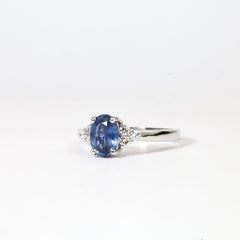 IGI-zertifiziert 1,6ct Oval Heated Blue Sapphire & Diamant-Cluster-Ring - 18K Gold