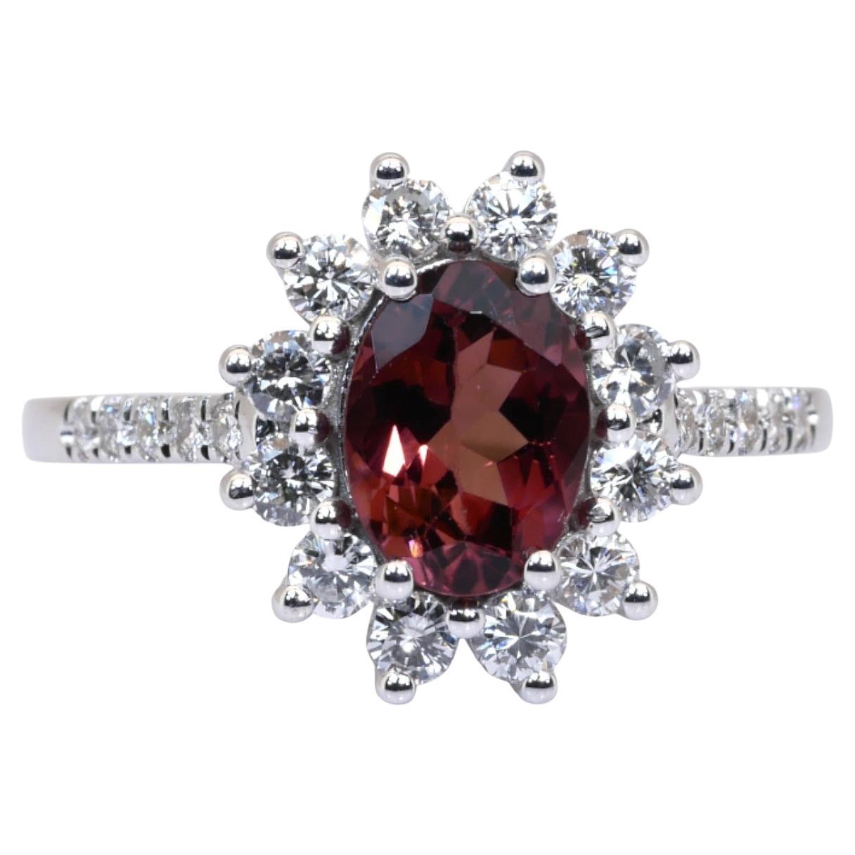 IGI Certified 1.73ct Rubellite And Diamonds Cluster Ring in 18k White Gold im Angebot