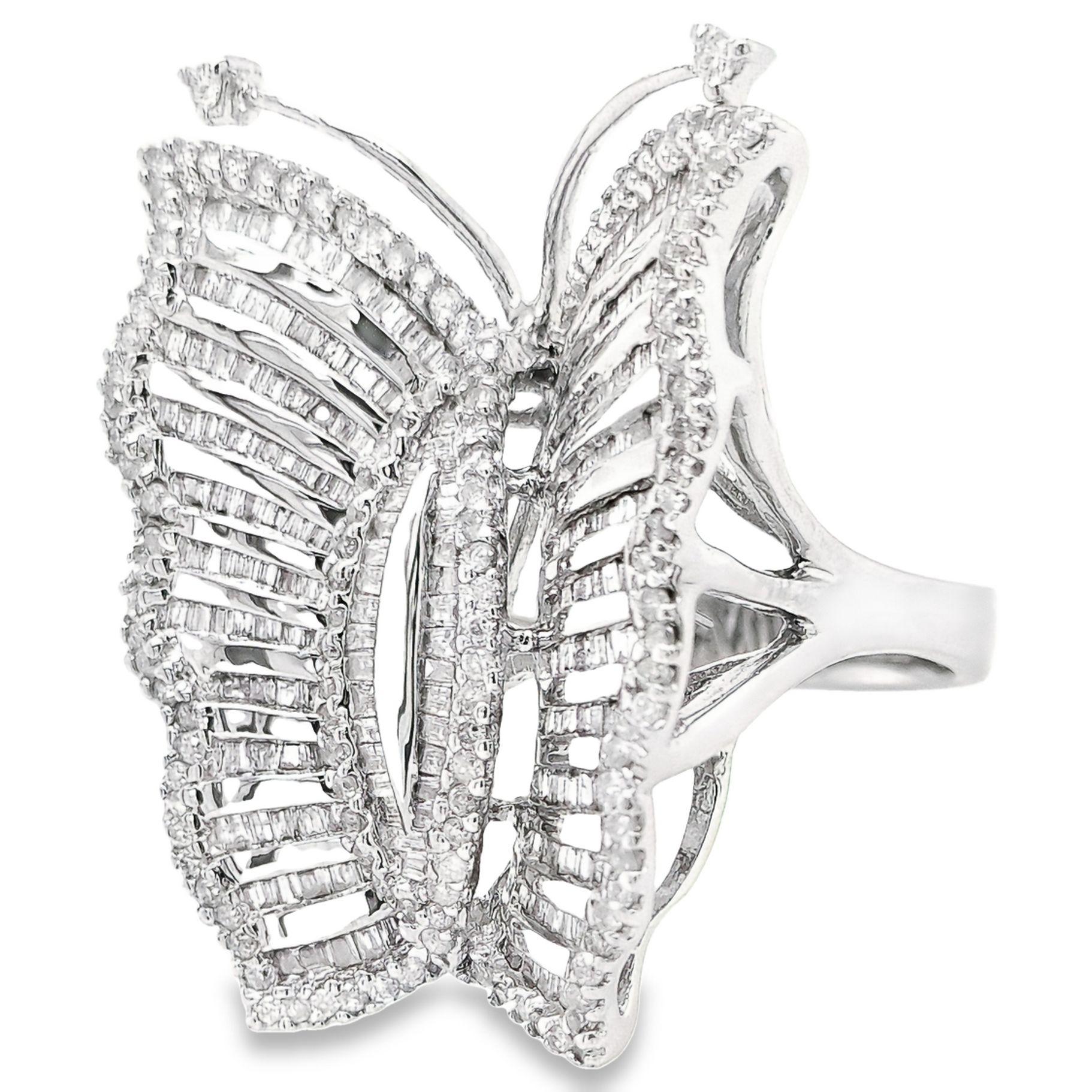 Anello a farfalla in oro bianco 18 carati con diamanti naturali certificati IGI da 1,75 ct. in vendita 1