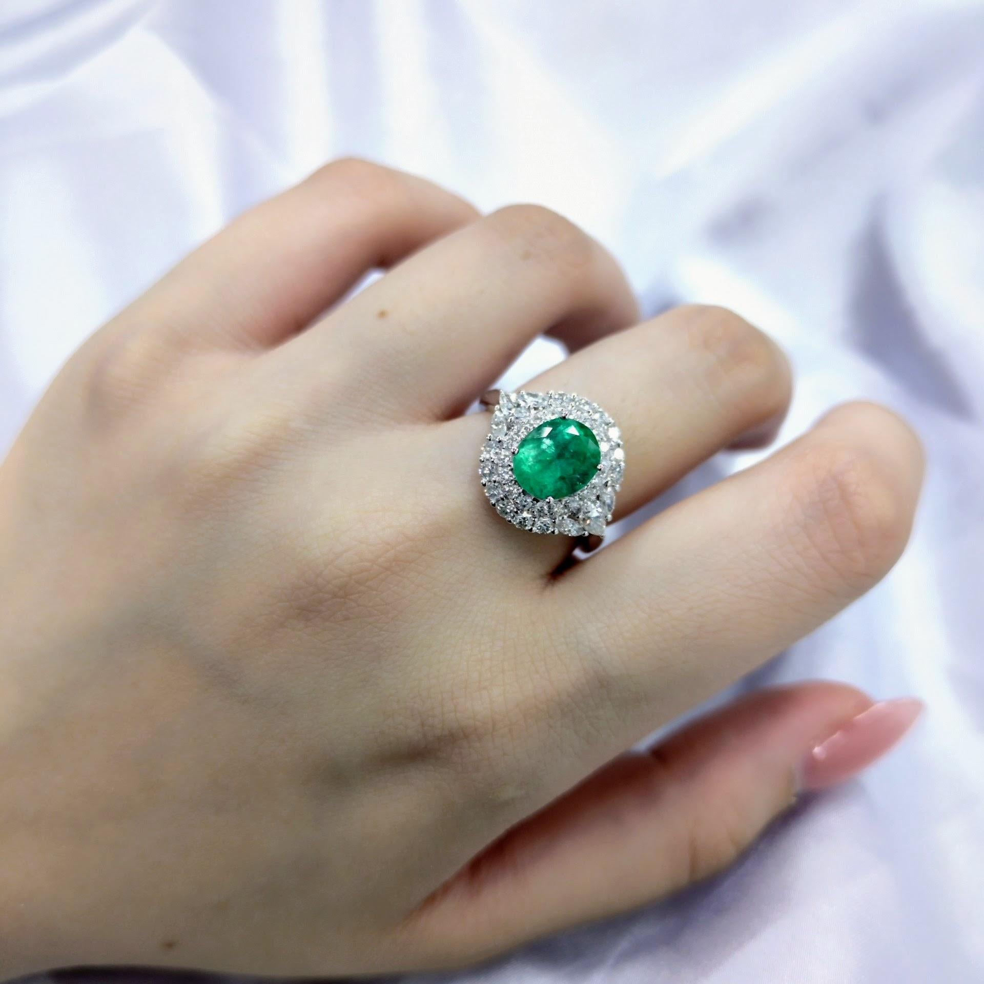 IGI zertifiziert 1,77 Karat kolumbianischen Smaragd & 0,83 Karat Diamant Ring (Moderne) im Angebot