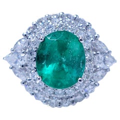 IGI certified 1.77 Carat Colombian Emerald & 0.83 Carat Diamond Ring