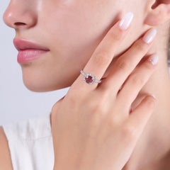 Anello vistoso con granato naturale da 1,78 carati e diamanti, certificato IGI, in oro 14K