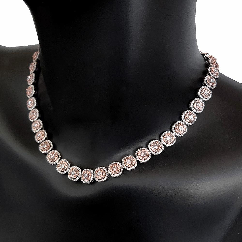 FOR CUSTOMERS FROM THE USA, THERE IS NO VAT

Pink diamonds are extremely unique and rare, ranking as the most special colored diamonds worldwide.

This pendant showcases a striking tiger design adorned with 553 round brilliant diamonds, totaling