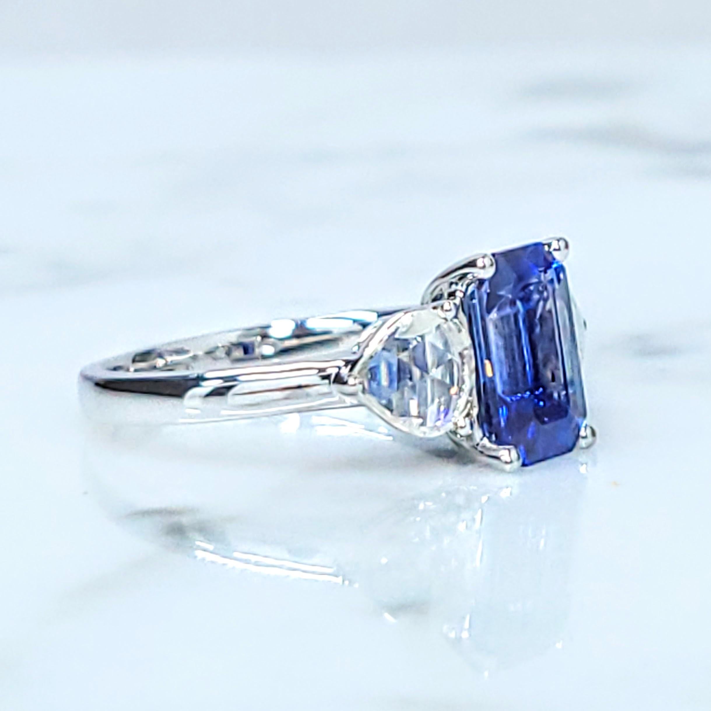 IGI-zertifizierter 1,82 Karat blauer Saphir & Diamantring aus 18 Karat Weißgold im Angebot 2