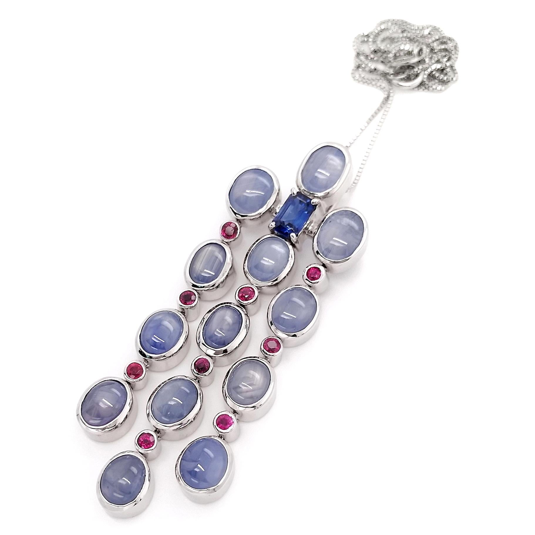 Women's IGI Certified 18.56ct Untreated Star Sapphires, Sapphires & Rubies Gold Necklace For Sale