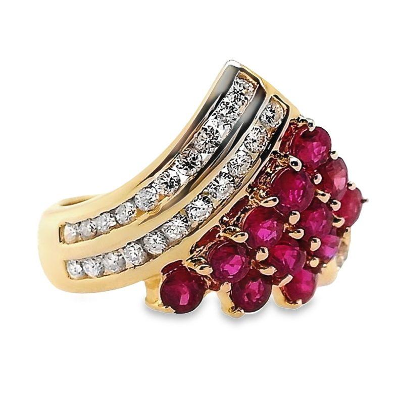 IGI Certified 1.85ct Natural Rubies 0.65ct Natural Diamonds 18K Yellow Gold Ring For Sale 1