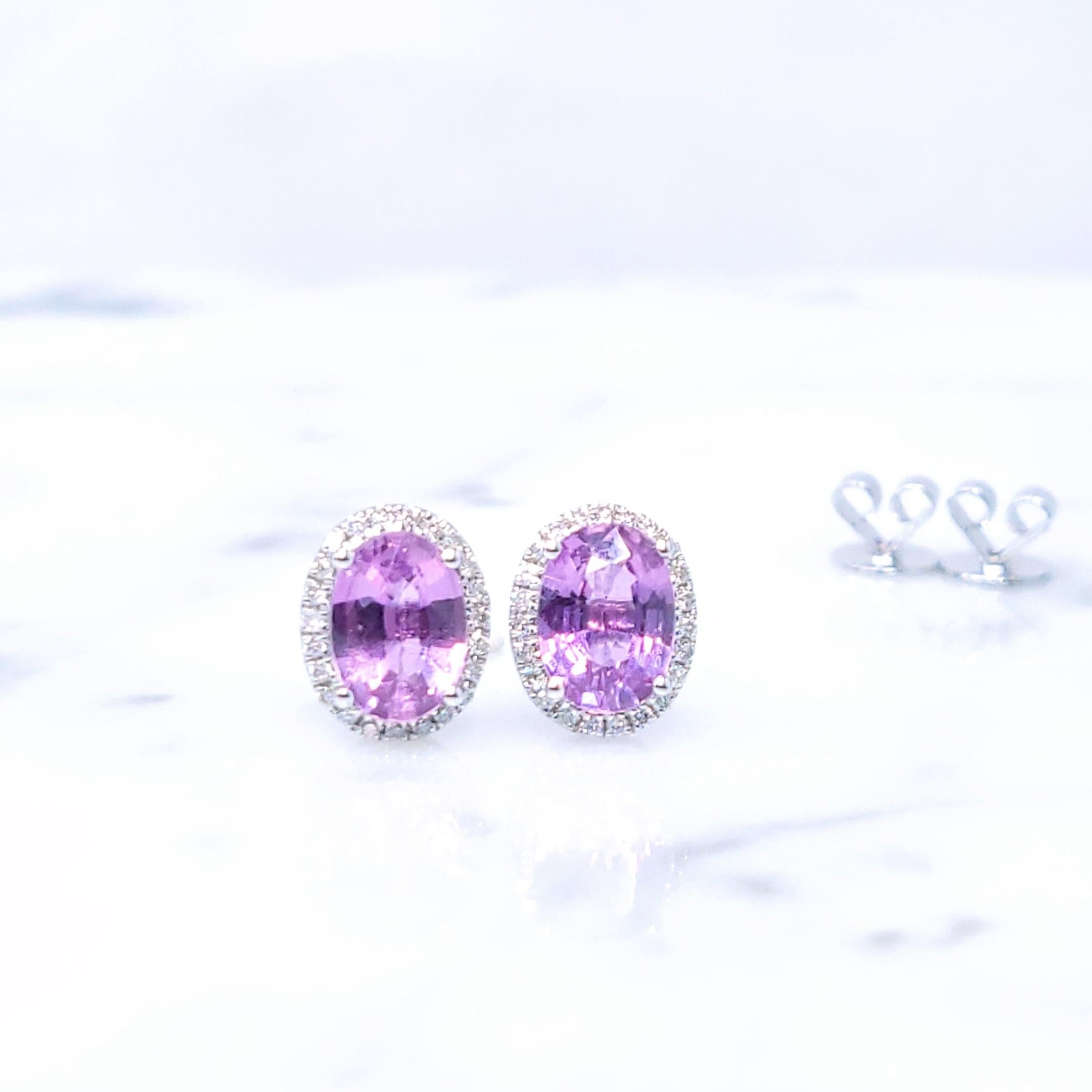 Moderno Orecchini con zaffiro e diamante certificati IGI da 1,85 carati senza calore in oro bianco 18 carati in vendita