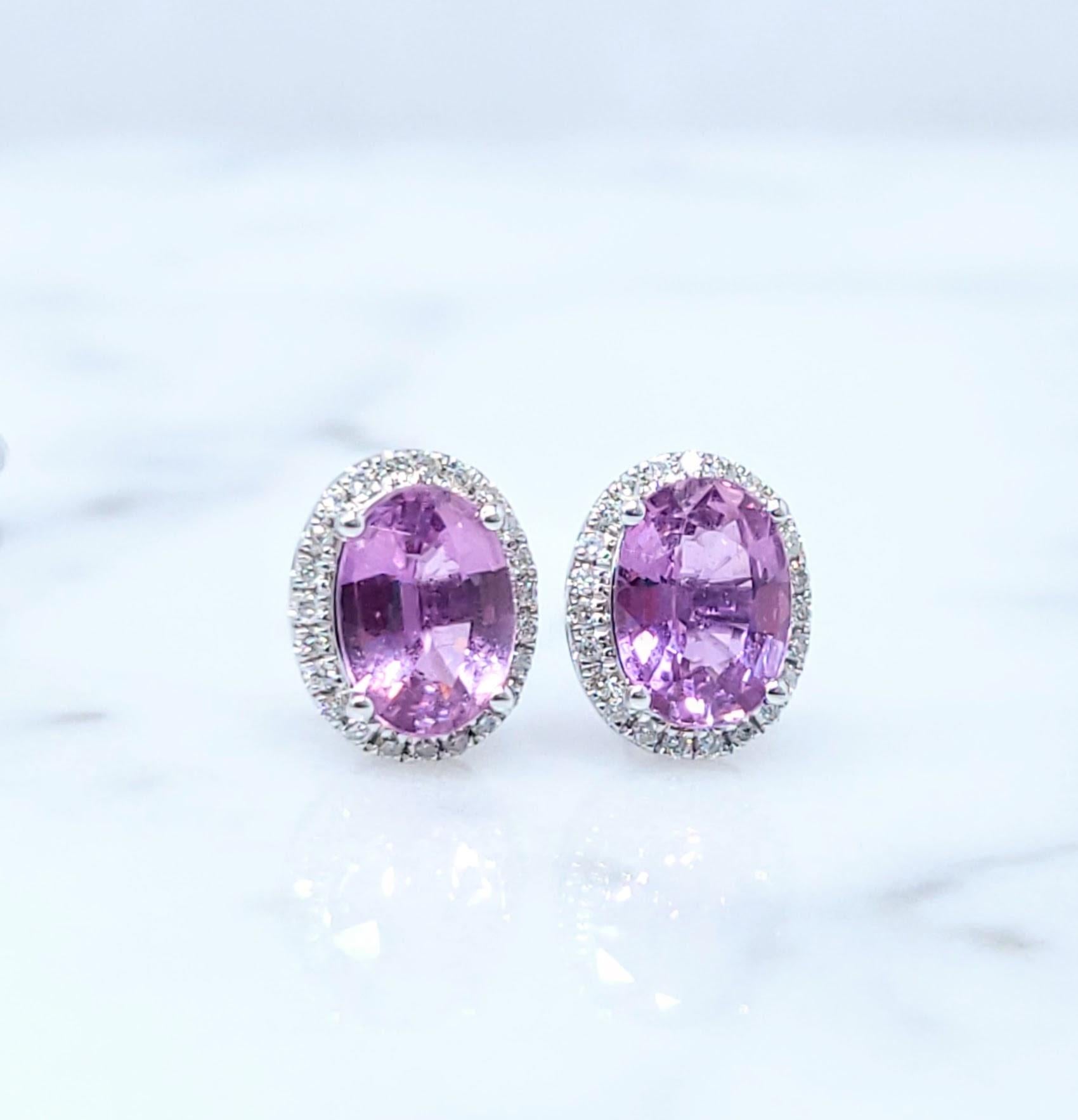 Orecchini con zaffiro e diamante certificati IGI da 1,85 carati senza calore in oro bianco 18 carati In condizioni Nuovo in vendita a KOWLOON, HK