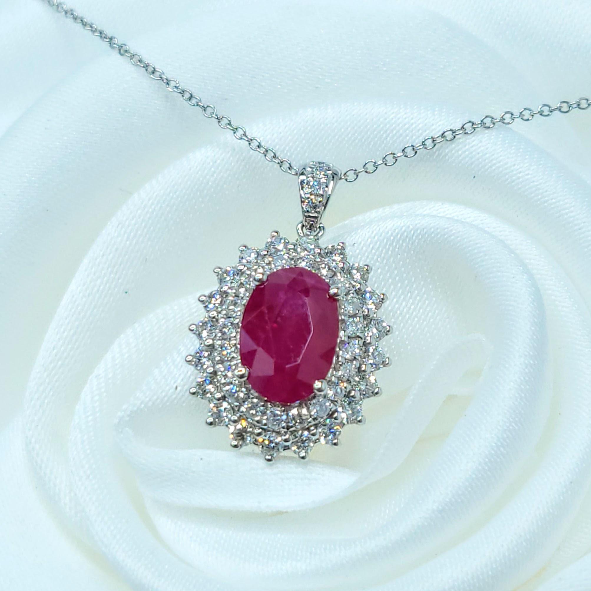 Ciondolo con rubino di Birmania e diamanti da 1,89 carati certificati IGI in oro bianco 18 carati in vendita 1
