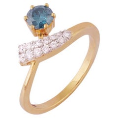 IGI-zertifizierter 18 Karat Gold 1.3 Karat natürlicher Diamantring mit bearbeitetem blauem Stein