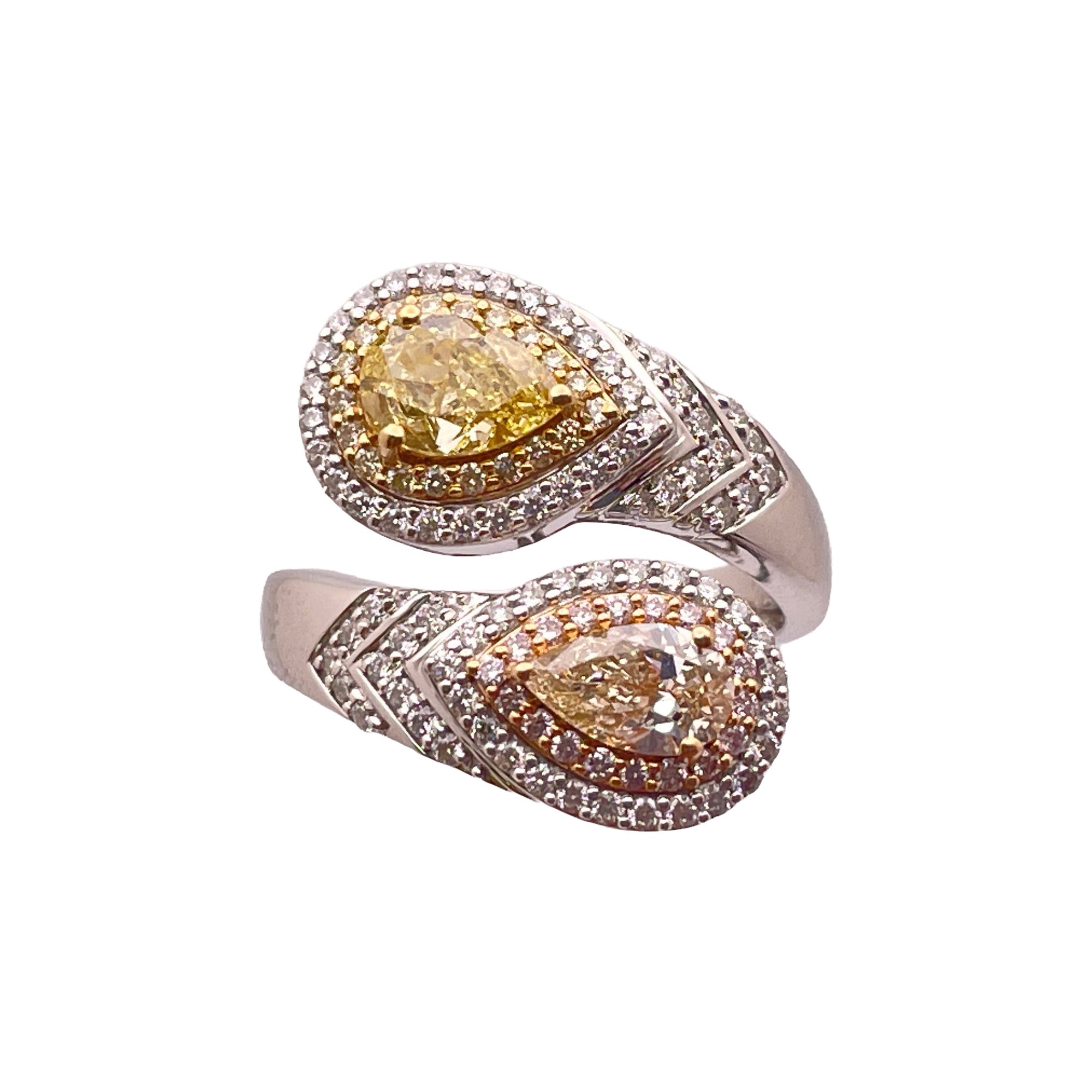 Bague de fiançailles IGI Twin Natural Fancy Yellow & Champagne Diamonds en or 18K en vente