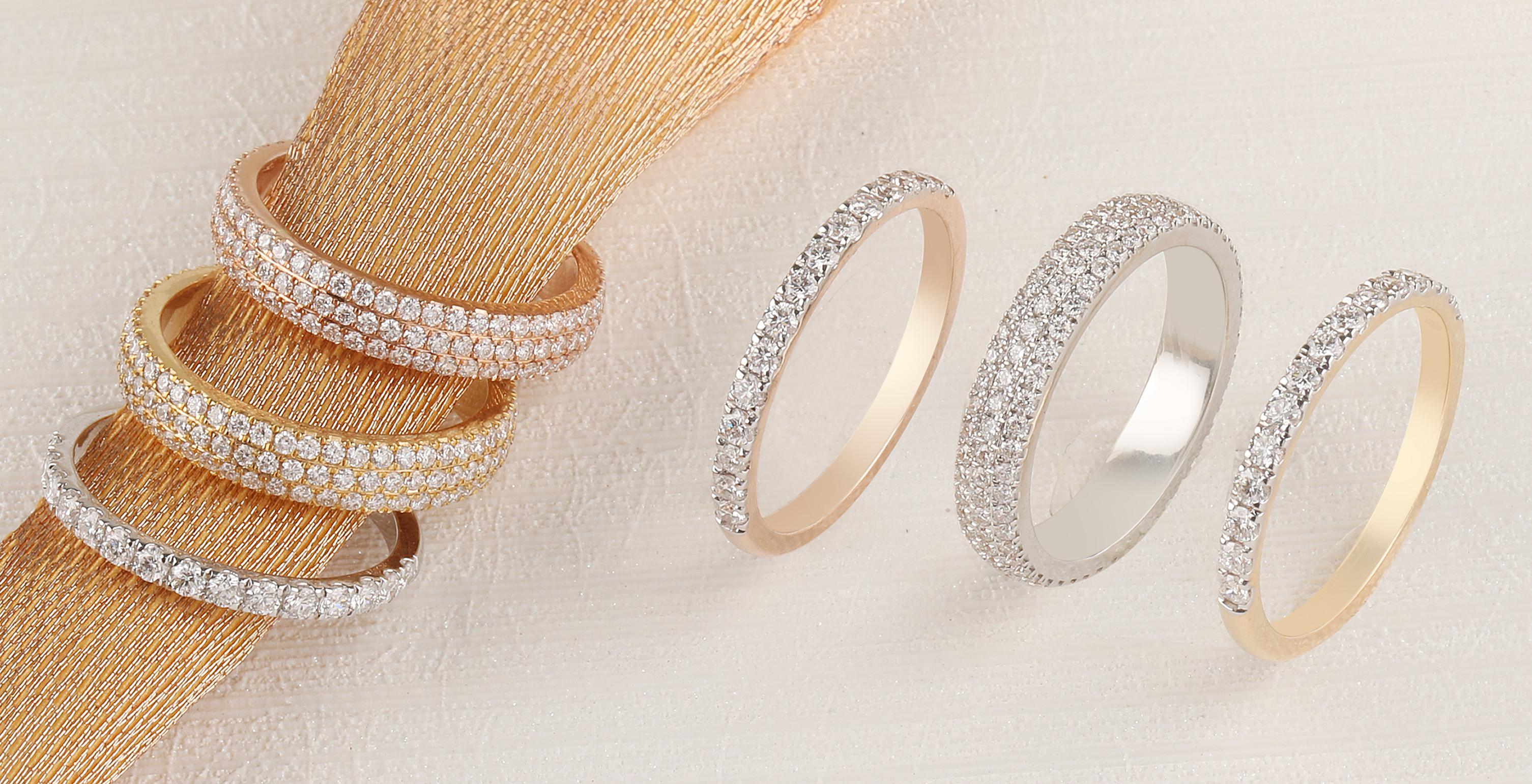 Contemporain Anneau d'éternité F-VVS en or rose 18 carats certifié IGI avec diamant naturel de 0,9 carat en vente