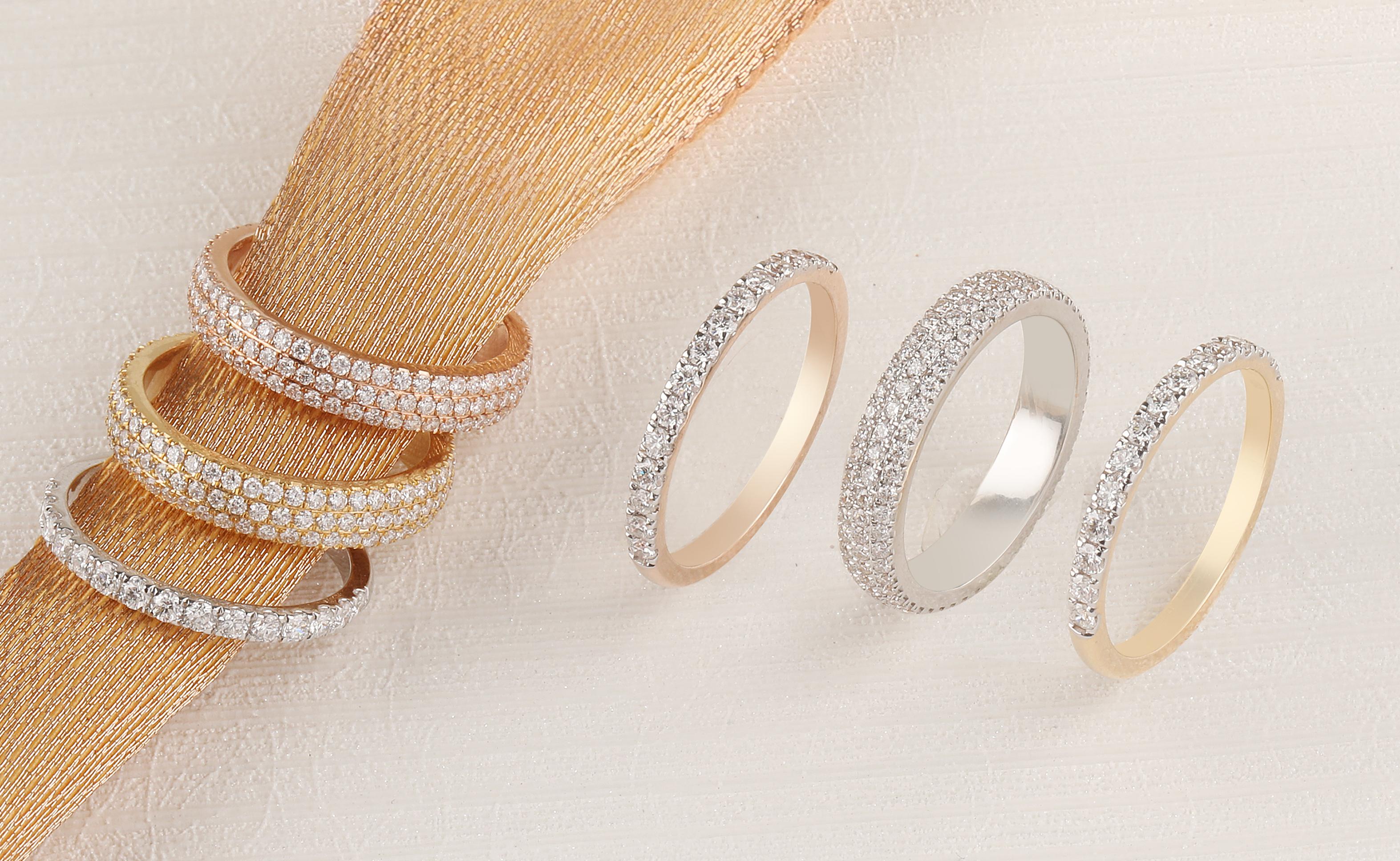 IGI-zertifizierter Eternity-Ring aus 18 Karat Weißgold mit 0,9 Karat natürlichem Diamant F-VVS (Zeitgenössisch) im Angebot