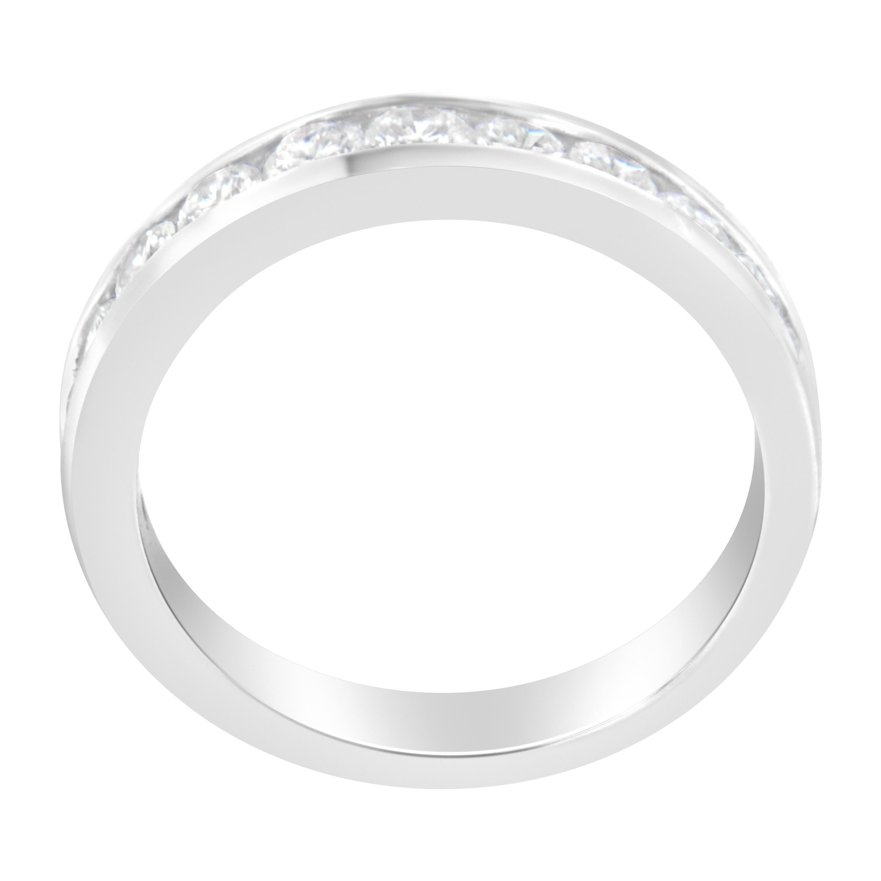 Contemporary IGI Certified 18K White Gold 1.00 Carat Diamond Wedding Band Ring For Sale