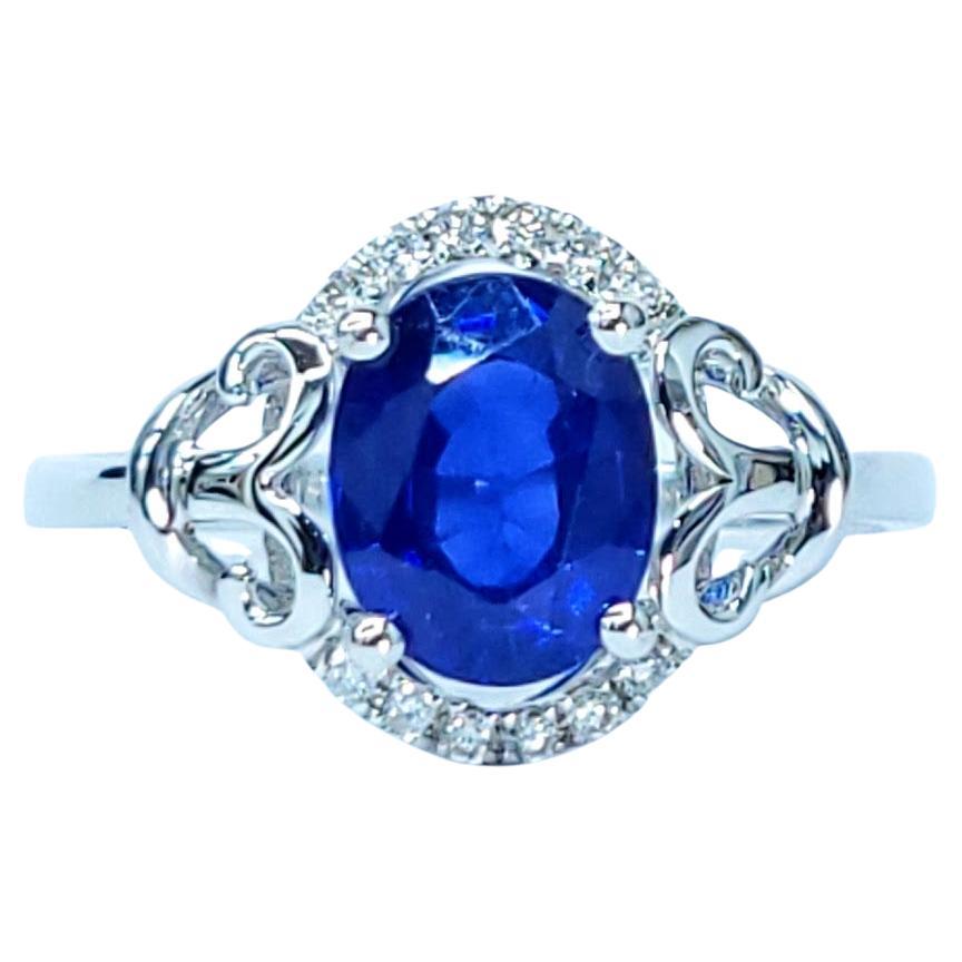 IGI-zertifizierter 1,90 Karat blauer Ceylon-Saphir 
Diamant-Ring aus 18K Weißgold im Angebot