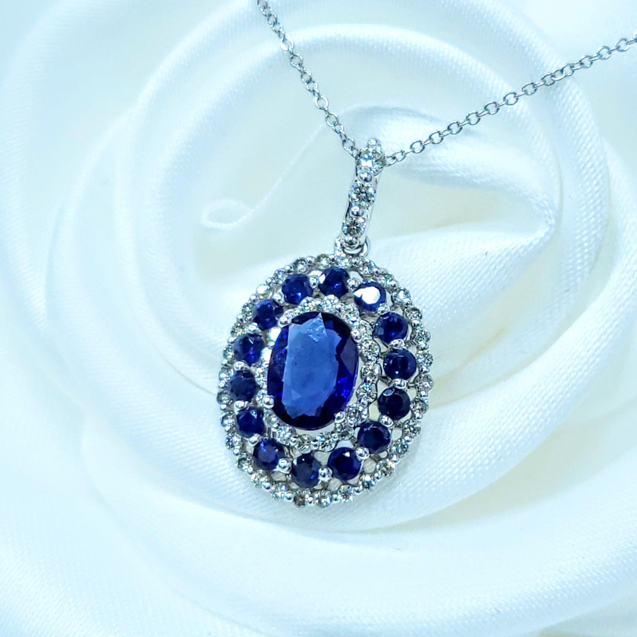 Pendentif en or blanc 18 carats saphir et diamant certifié IGI de 1,90 carat Neuf - En vente à KOWLOON, HK