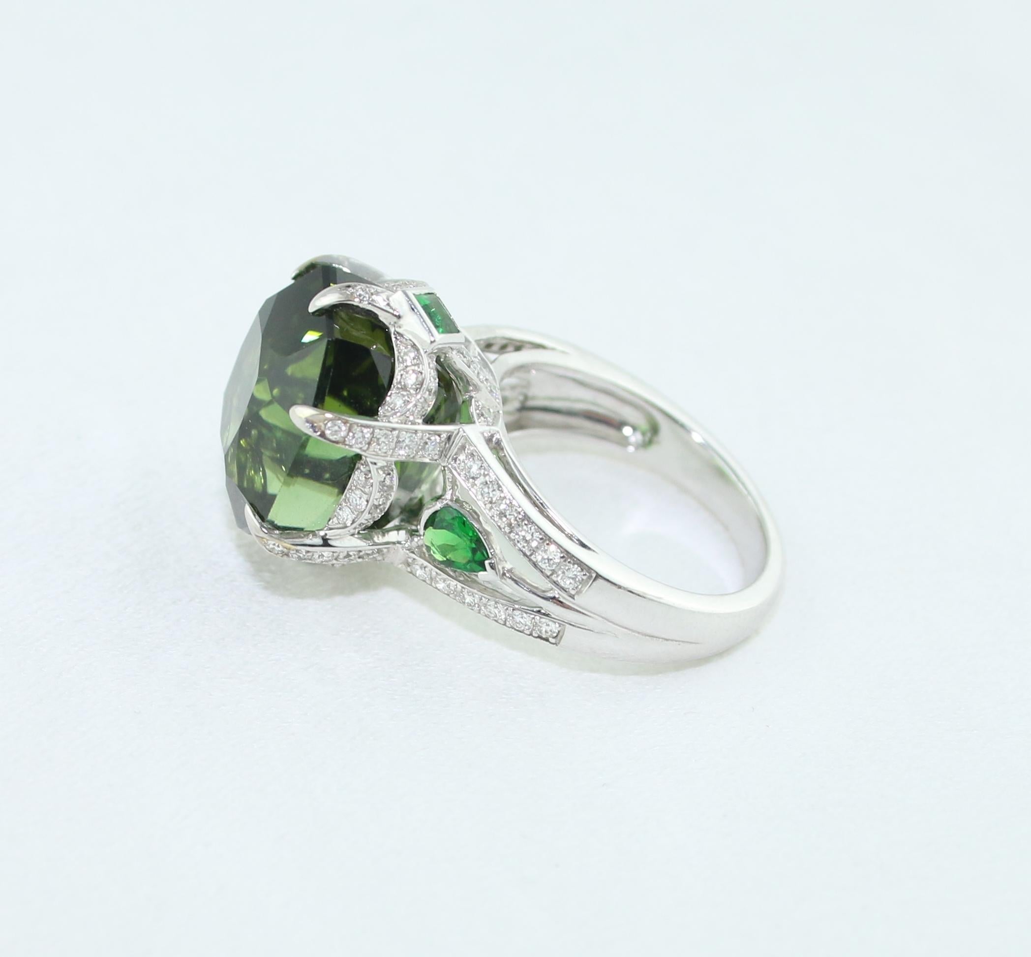 IGI Certificado 19,00 Quilates Turmalina Tsavorita Diamante Anillo de Oro en venta 5