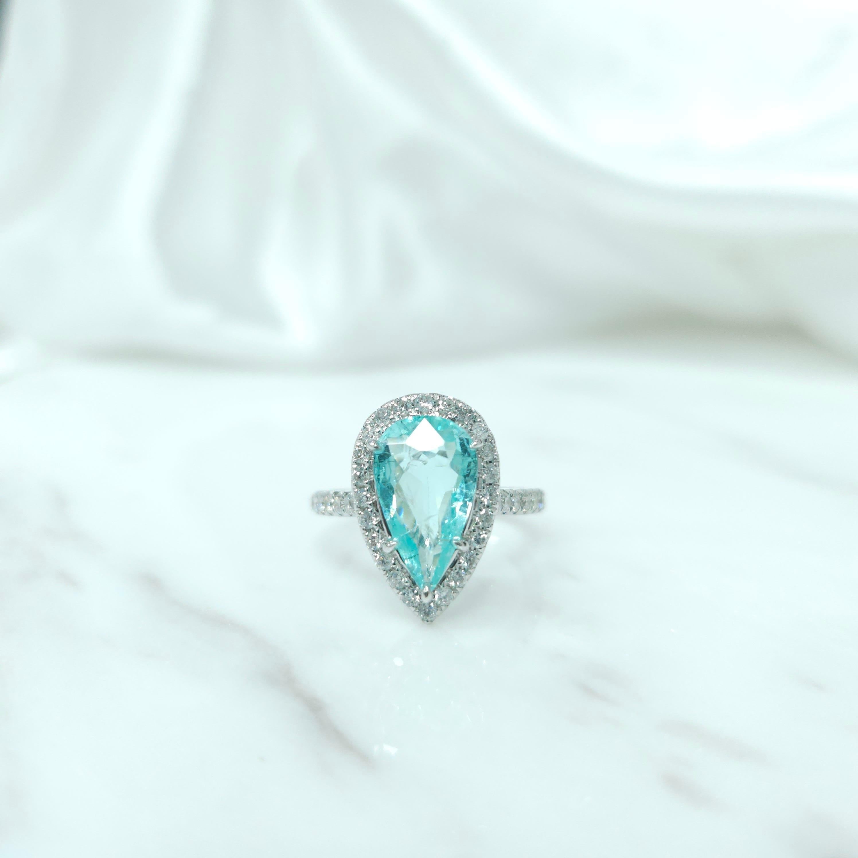 IGI Certified 1.95 Carat Paraiba & Diamond Ring in 18K White Gold In New Condition For Sale In KOWLOON, HK