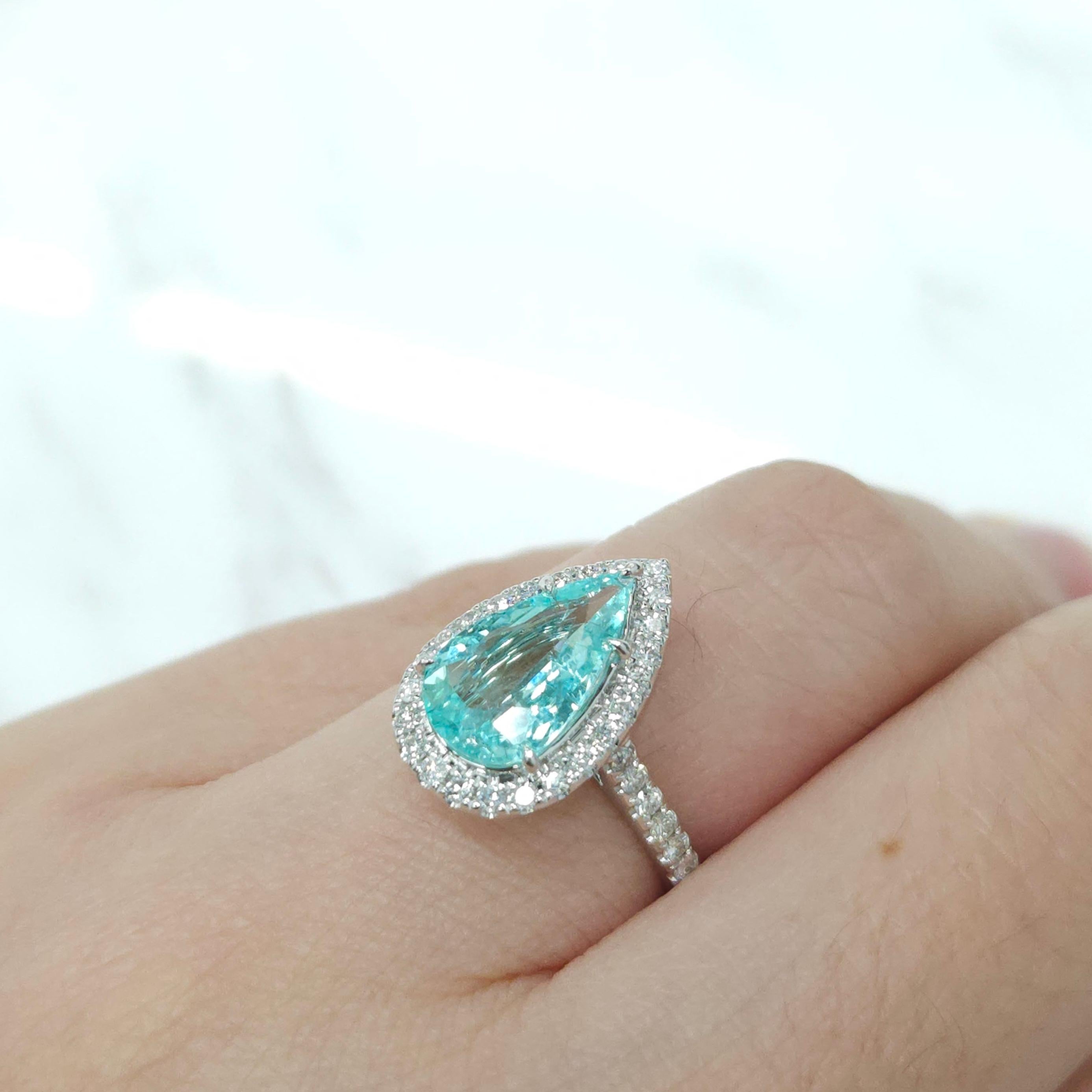 IGI Certified 1.95 Carat Paraiba & Diamond Ring in 18K White Gold For Sale 3