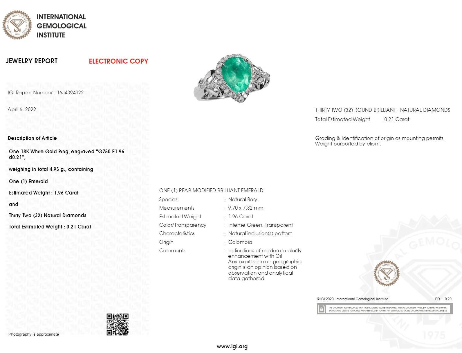 IGI certified 1.96 Carat Colombian Emerald & Diamond Ring in 18K White Gold For Sale 2
