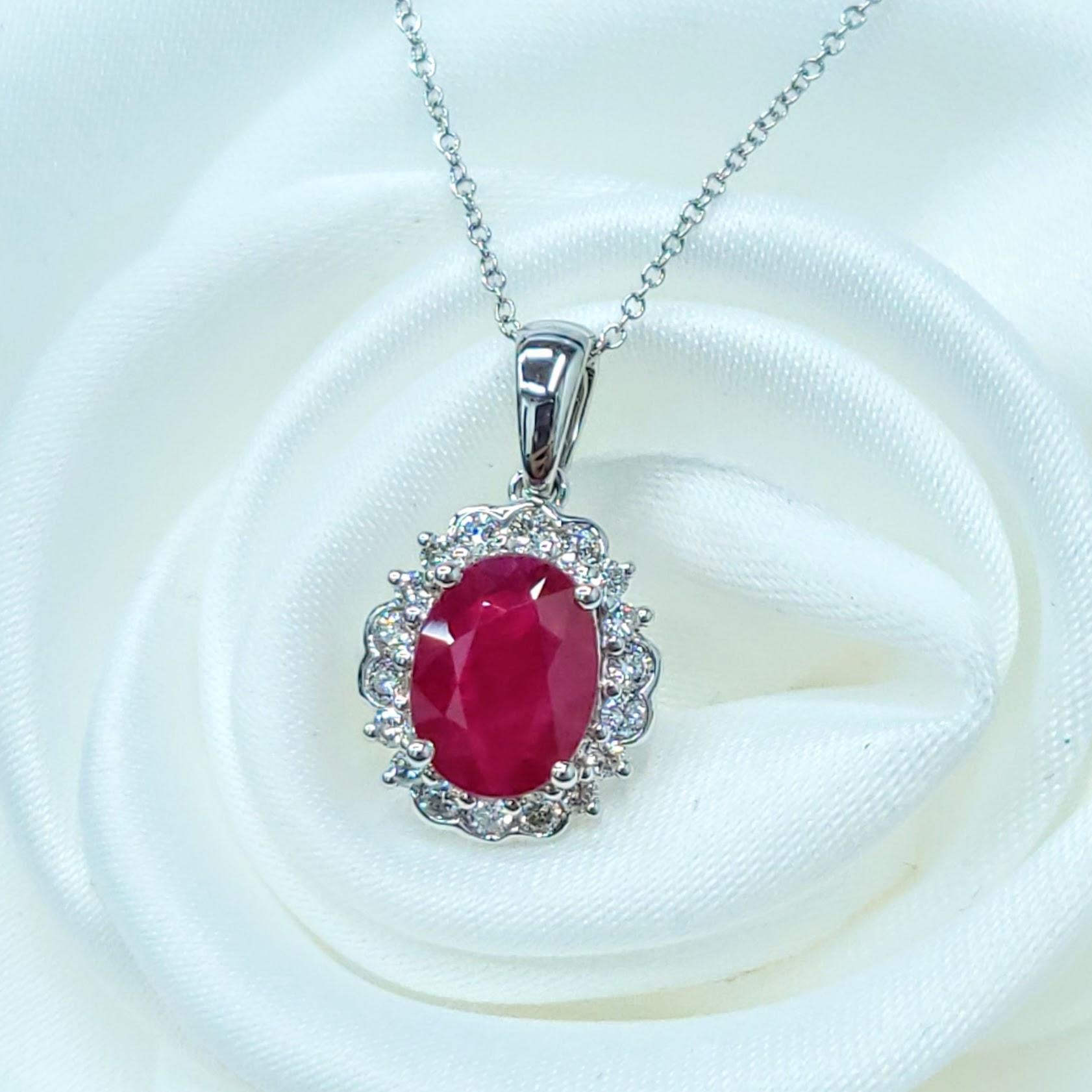 IGI-zertifizierter 2,00-Karat-Burma-Rubin und Diamant-Anhänger aus 18 Karat Weißgold im Angebot 1