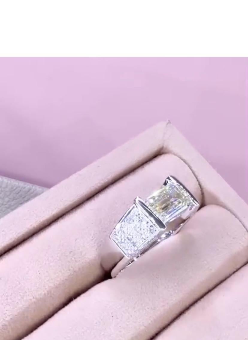 da uomo o donna Anello in oro 18K con diamante a forma di smeraldo certificato IGI da 2,00 carati in vendita