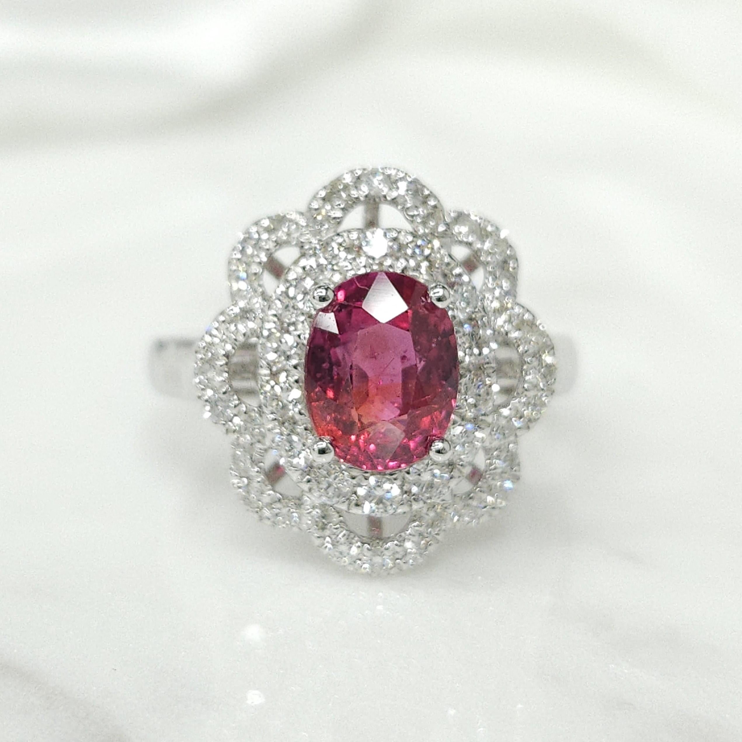 IGI Certified 2.00 Carat No Heat Pink Sapphire & Diamond Ring in 18K White Gold For Sale 1