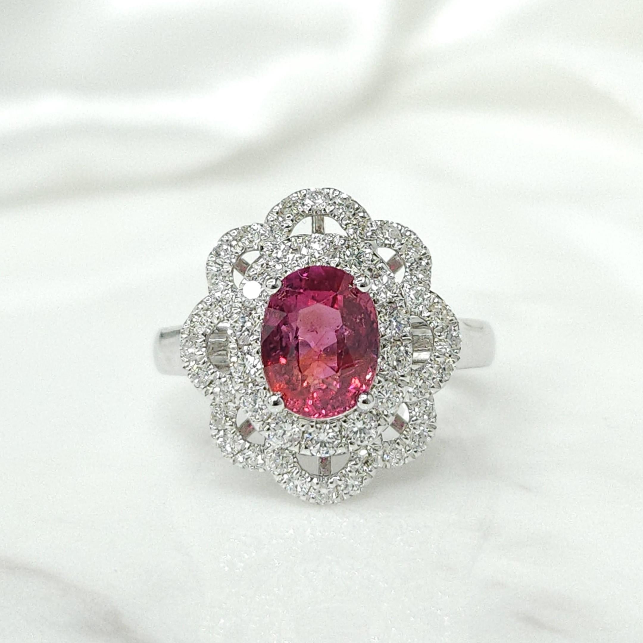 IGI Certified 2.00 Carat No Heat Pink Sapphire & Diamond Ring in 18K White Gold For Sale 4