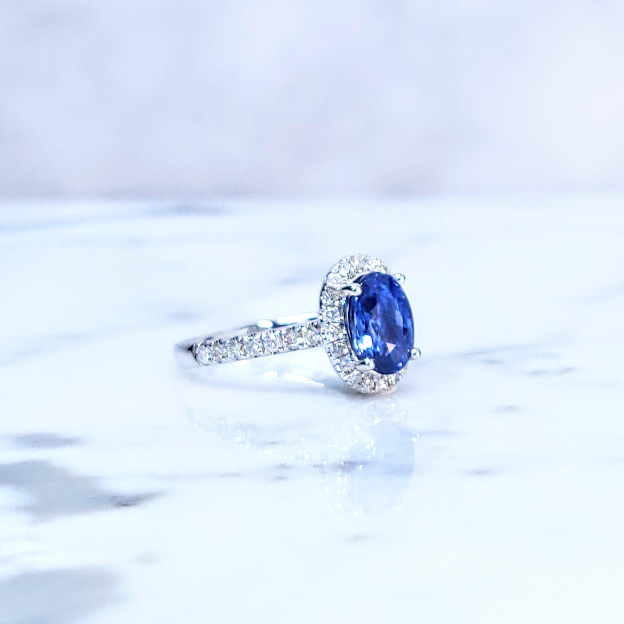 Anello con zaffiro e diamante da 2,00 carati certificato IGI in oro bianco 18 carati in vendita 5