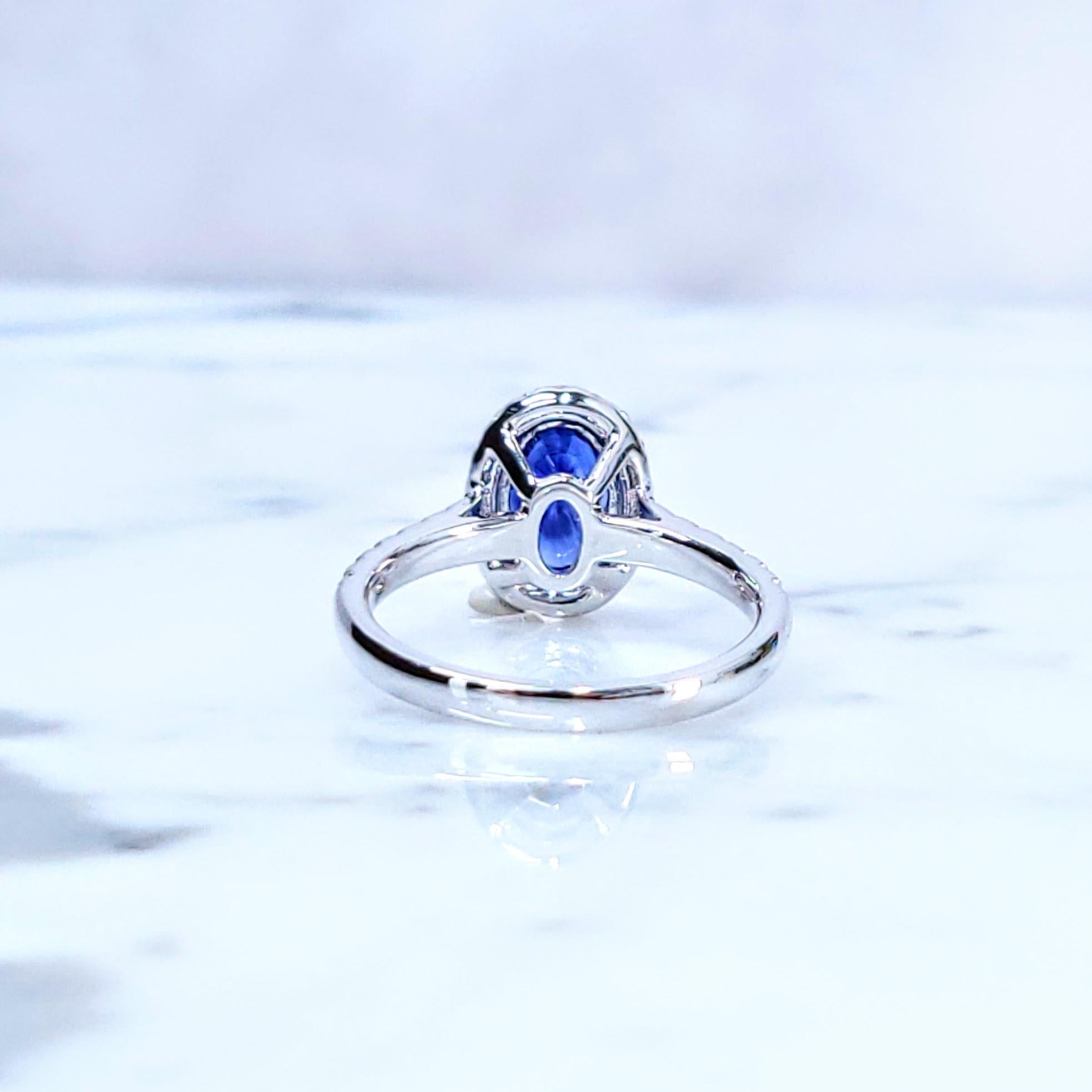 Anello con zaffiro e diamante da 2,00 carati certificato IGI in oro bianco 18 carati in vendita 3