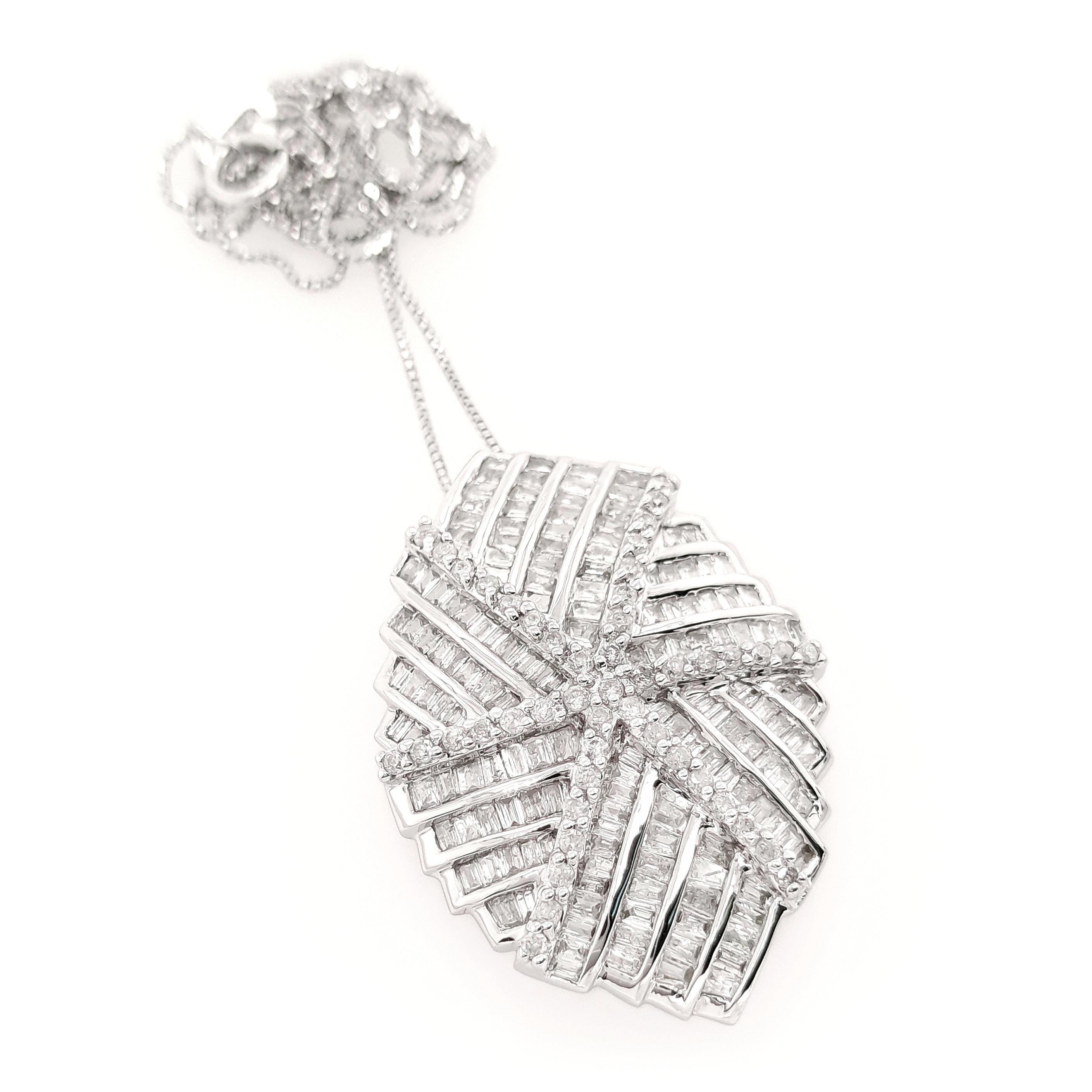 Donna Collana in oro bianco 18 carati con diamanti naturali certificati IGI da 2,00 ct. in vendita