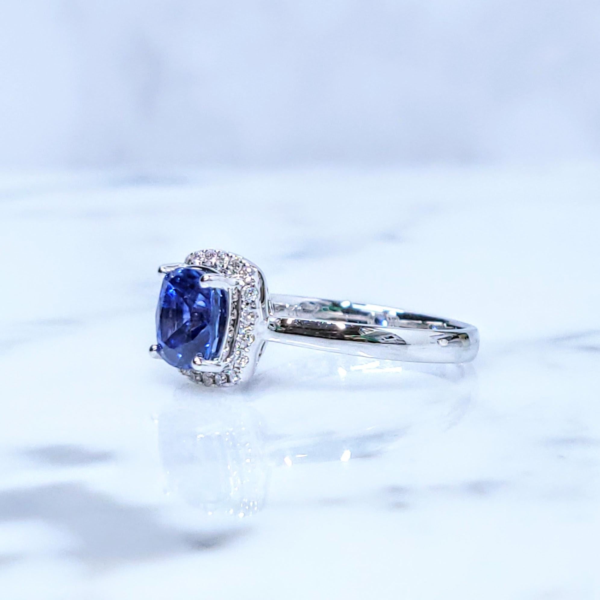 Anillo de zafiro y diamante de oro blanco de 18 quilates con certificado IGI de 2,02 quilates en venta 1