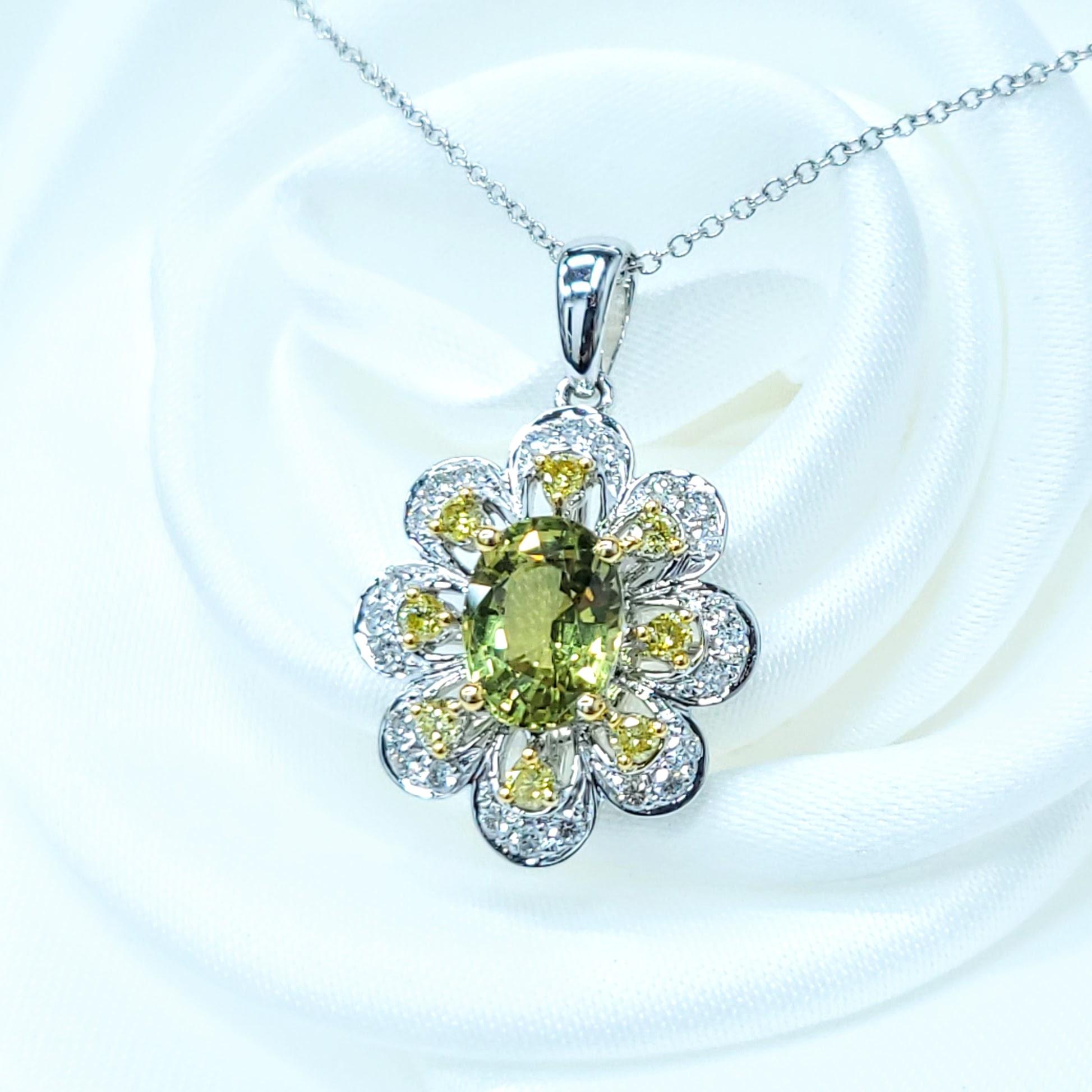 Colgante de zafiro y diamante de oro blanco de 18 quilates con certificado IGI de 2,02 ct sin calor Corte oval en venta