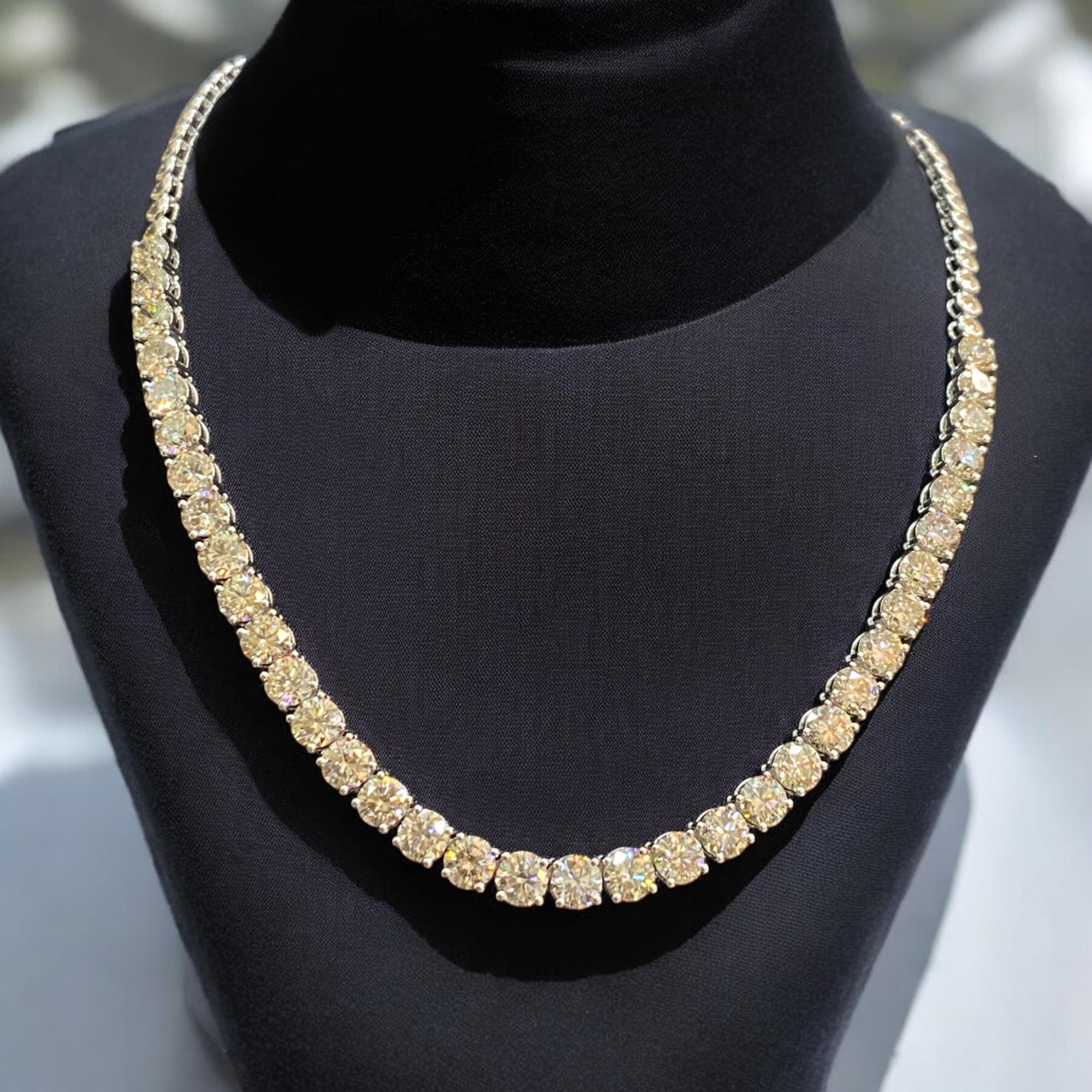 Contemporary IGI Certified 20.38 Cts Round Brilliant Cut Diamonds Tennis Necklace in 14K Gold For Sale