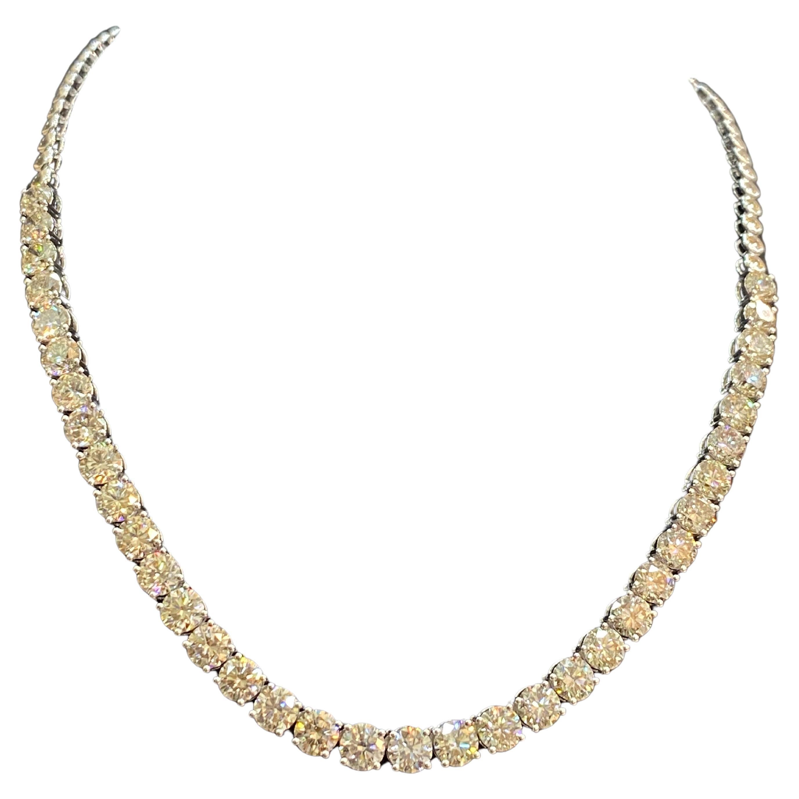 IGI Certified 20.38 Cts Round Brilliant Cut Diamonds Tennis Necklace in 14K Gold