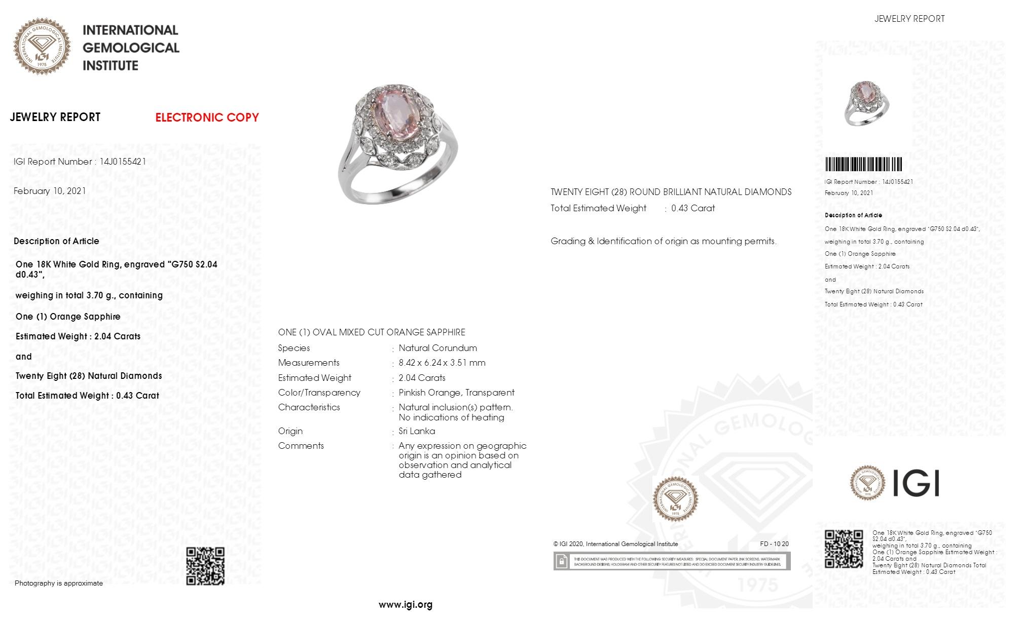 Dieser exquisite Ring präsentiert einen atemberaubenden 2,04-Karat-Ceylon-Saphir, einen seltenen und sehr begehrten Edelstein, der für seine außergewöhnliche Farbe und Klarheit bekannt ist. Der Saphir ist in einer klassischen Vier-Zacken-Fassung