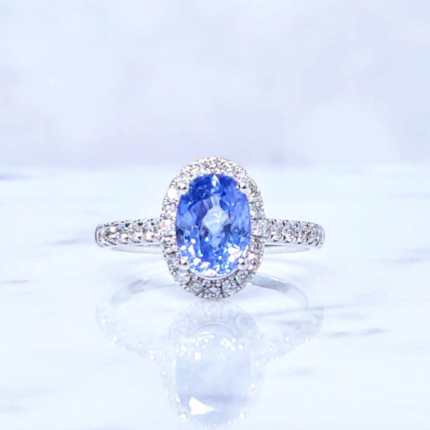 Anello con zaffiro e diamante certificato IGI da 2,04 carati in oro bianco 18 carati In condizioni Nuovo in vendita a KOWLOON, HK