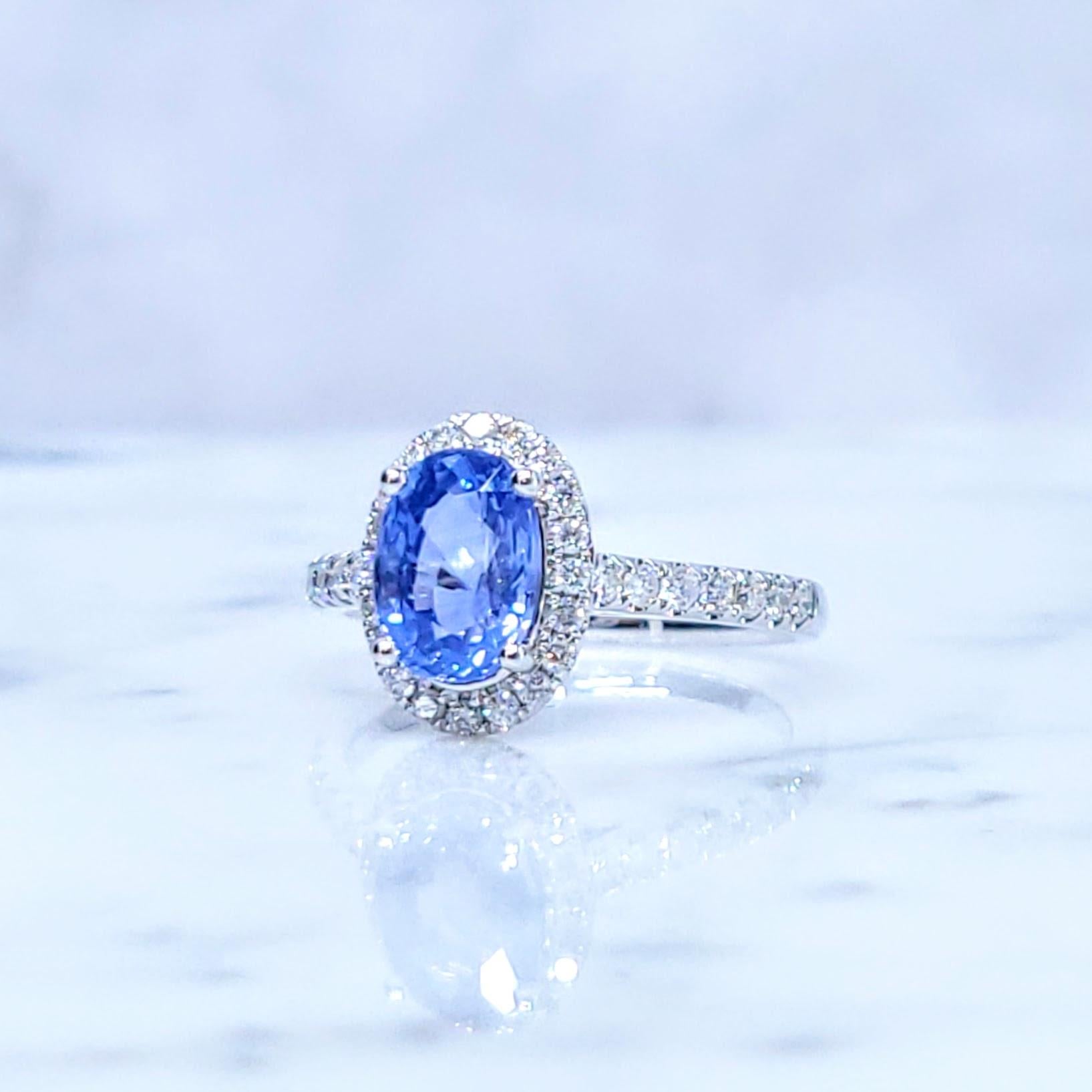 Anello con zaffiro e diamante certificato IGI da 2,04 carati in oro bianco 18 carati in vendita 1