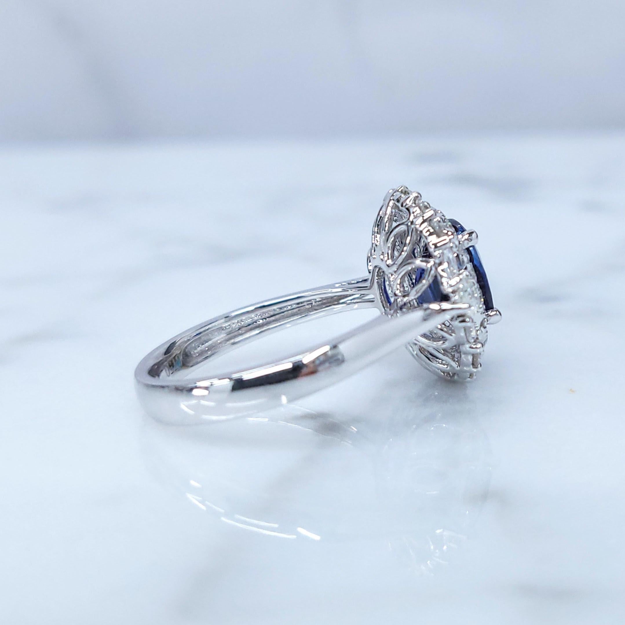 Women's IGI Certified 2.05 Carat Blue Sapphire & Diamond Ring in 18K White Gold For Sale