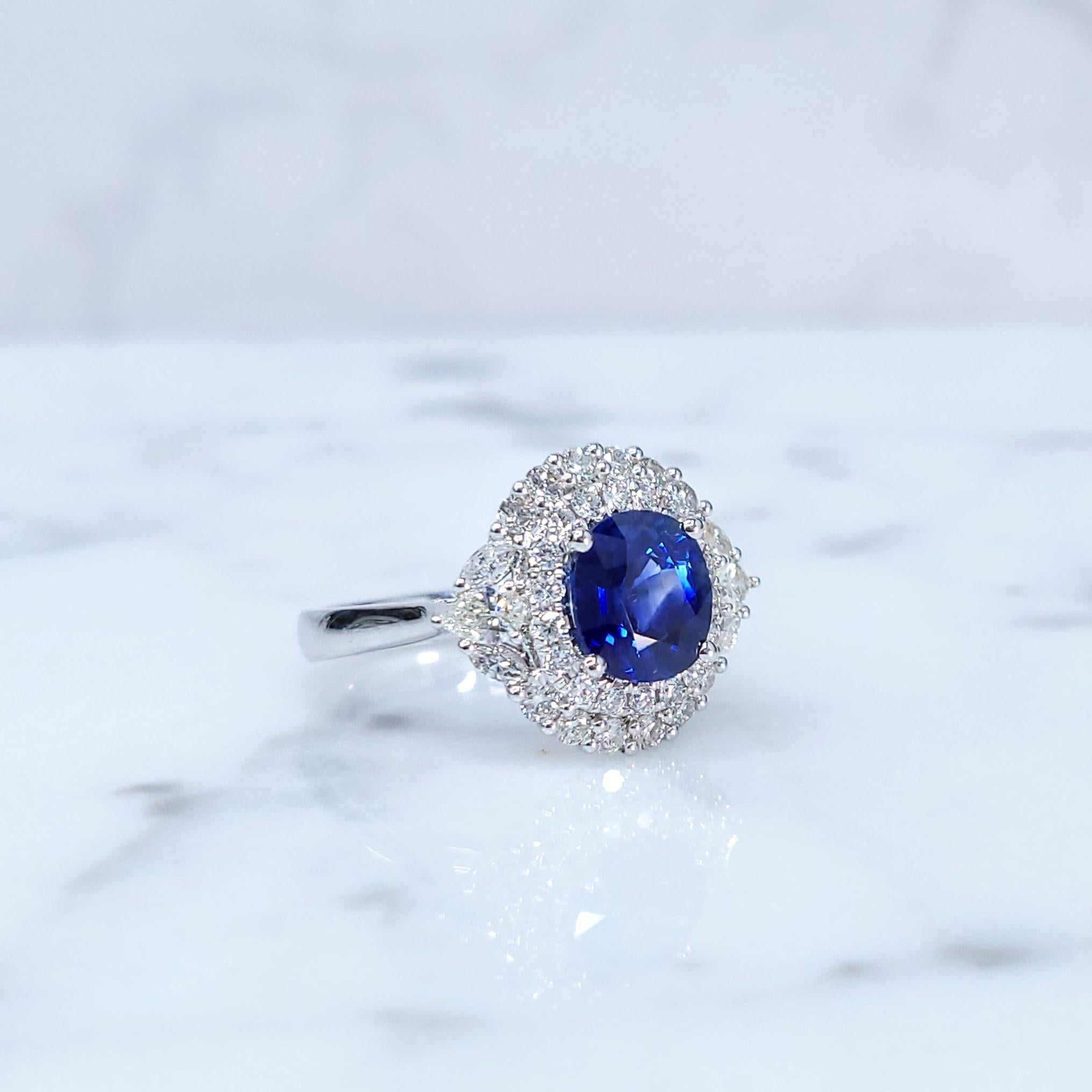 IGI Certified 2.05 Carat Blue Sapphire & Diamond Ring in 18K White Gold For Sale 1