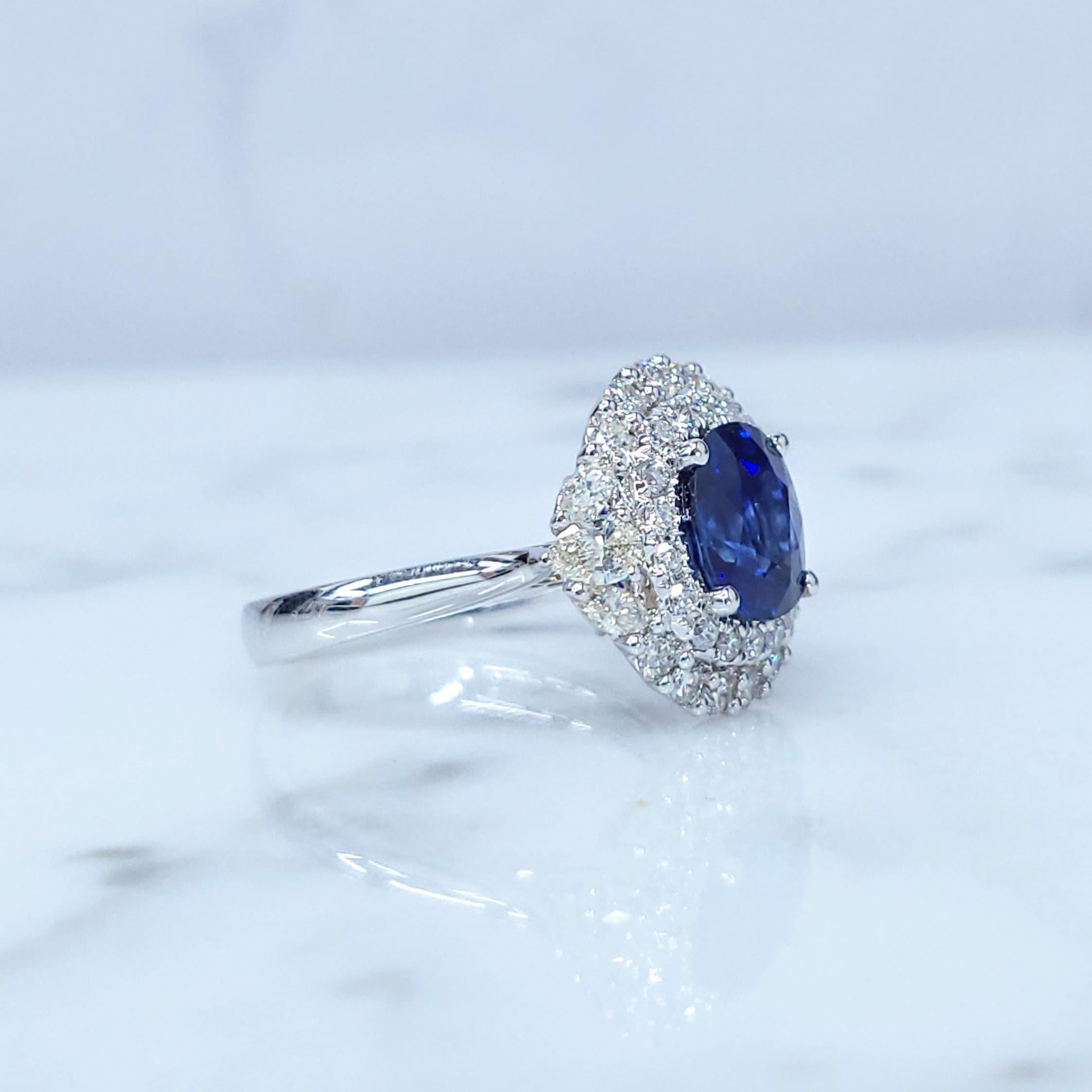 IGI Certified 2.05 Carat Blue Sapphire & Diamond Ring in 18K White Gold For Sale 2