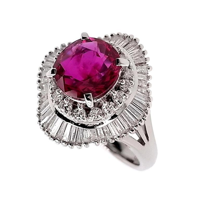 IGI Certified 2.05ct Not-Treated Ruby 1.03ct Natural Diamonds Platinum Ring In New Condition For Sale In Hong Kong, HK
