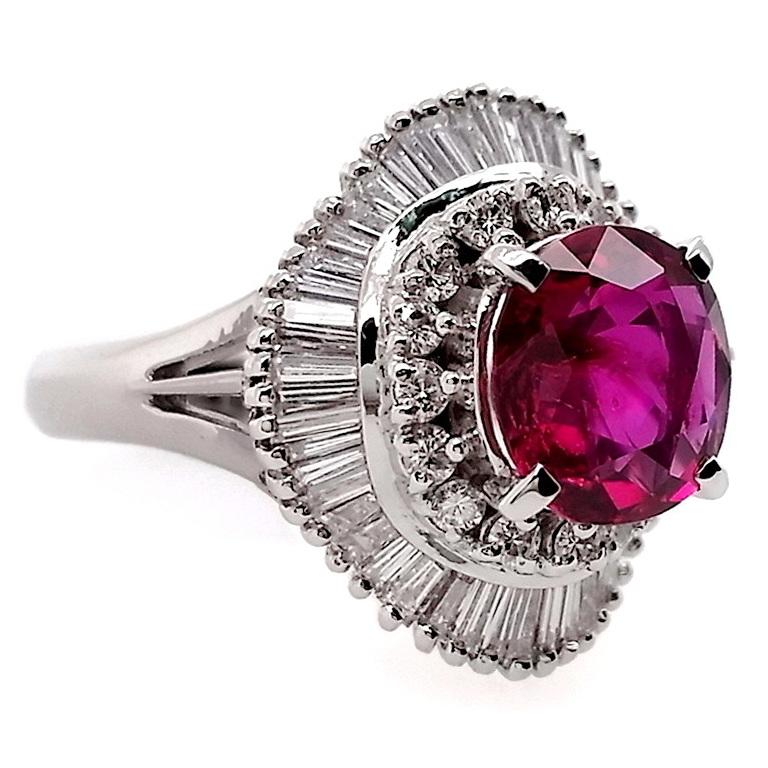 Women's IGI Certified 2.05ct Not-Treated Ruby 1.03ct Natural Diamonds Platinum Ring For Sale